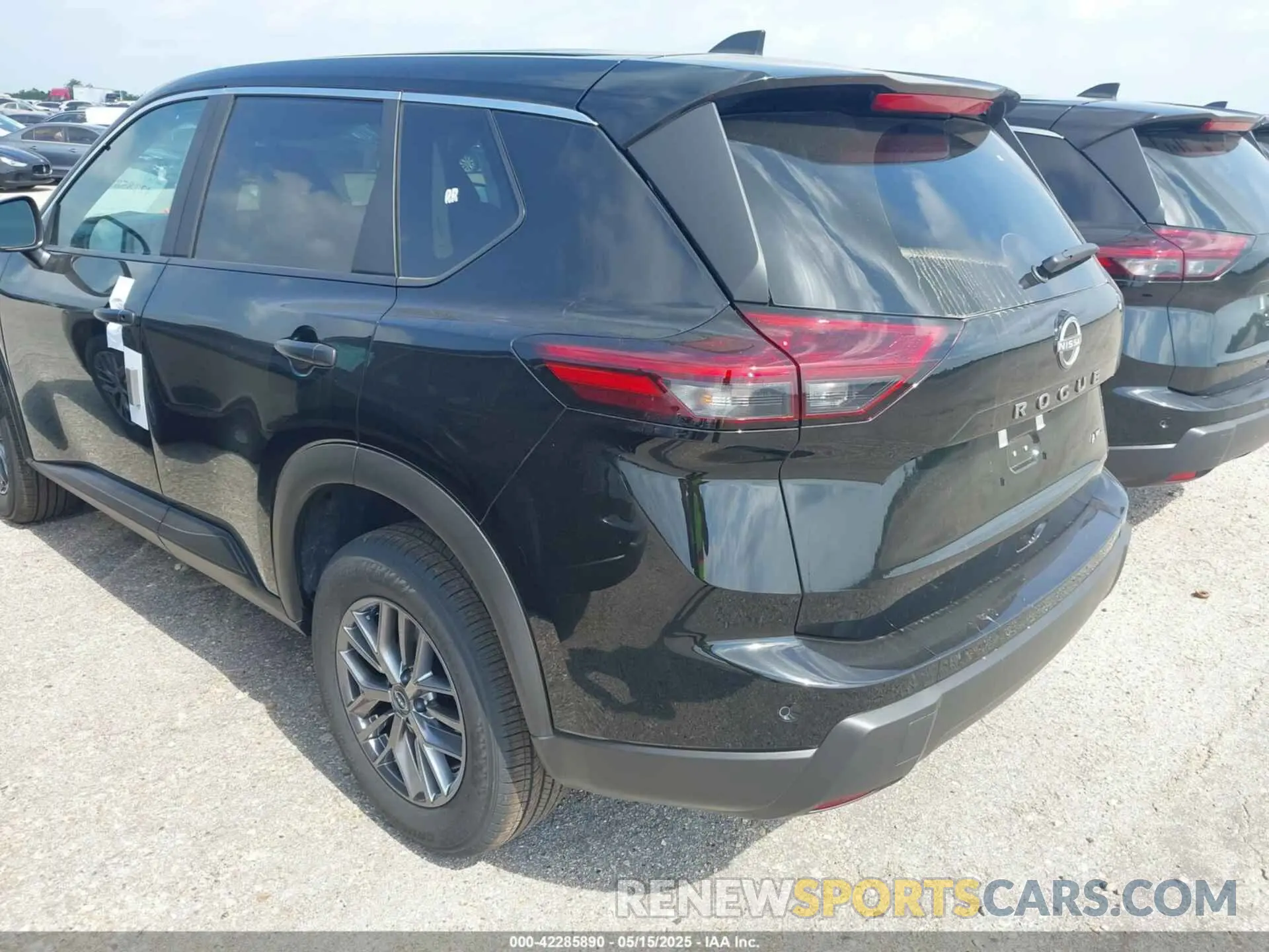 3 Photograph of a damaged car 5N1BT3ABXSC850913 NISSAN ROGUE 2025