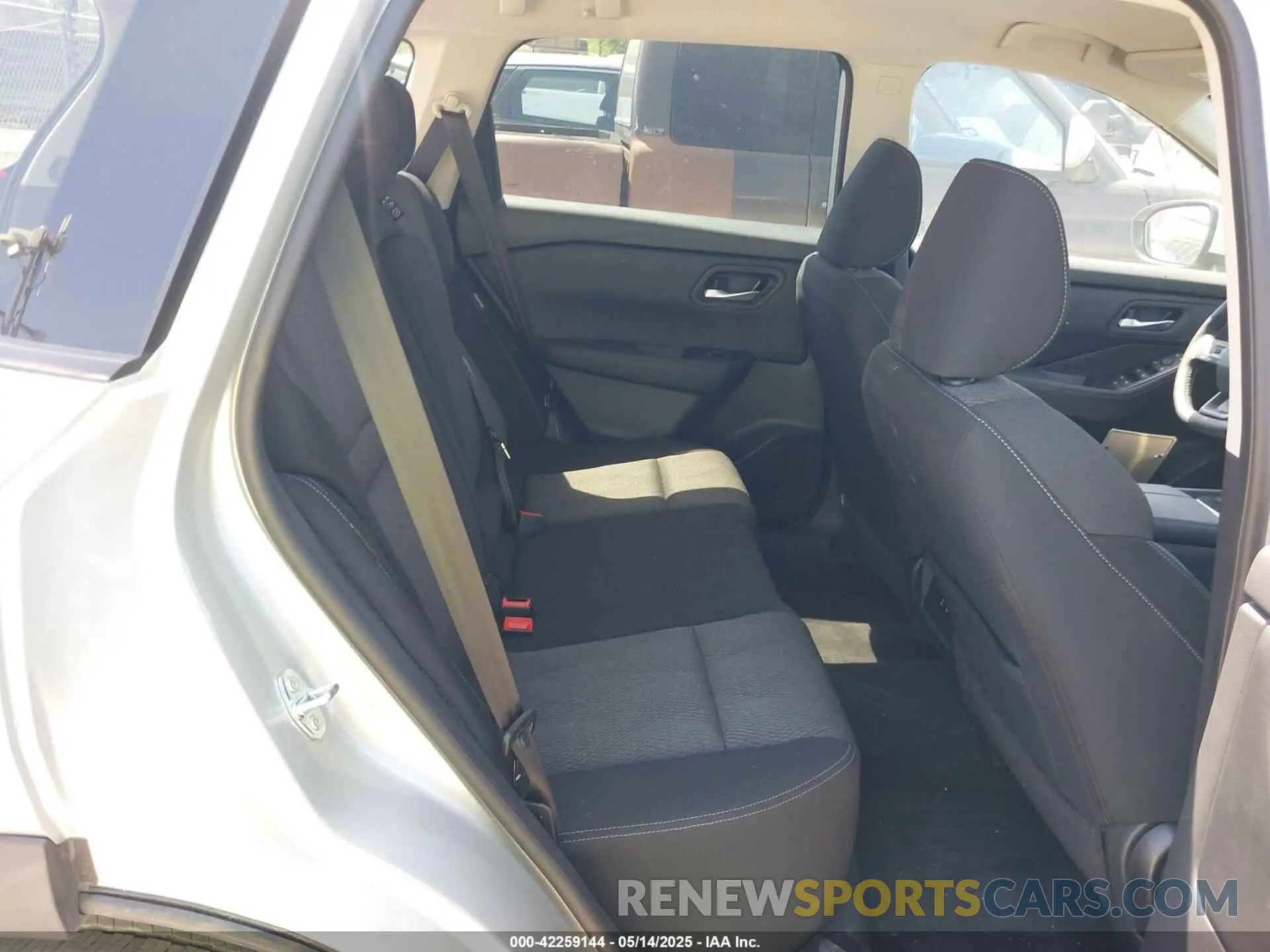 8 Photograph of a damaged car 5N1BT3BA1SC817949 NISSAN ROGUE 2025