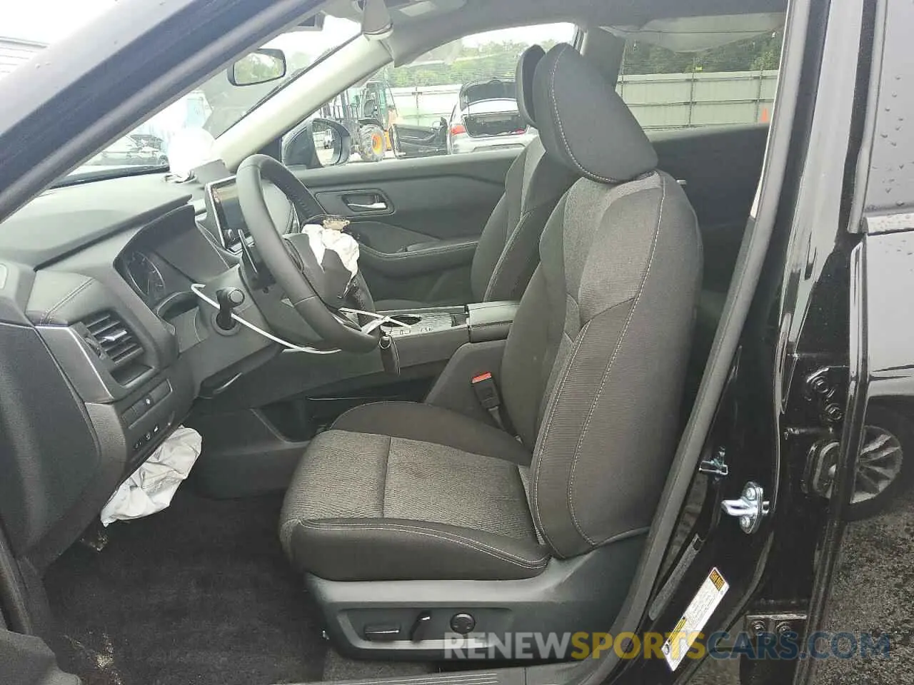 7 Photograph of a damaged car 5N1BT3BA3SC811554 NISSAN ROGUE 2025