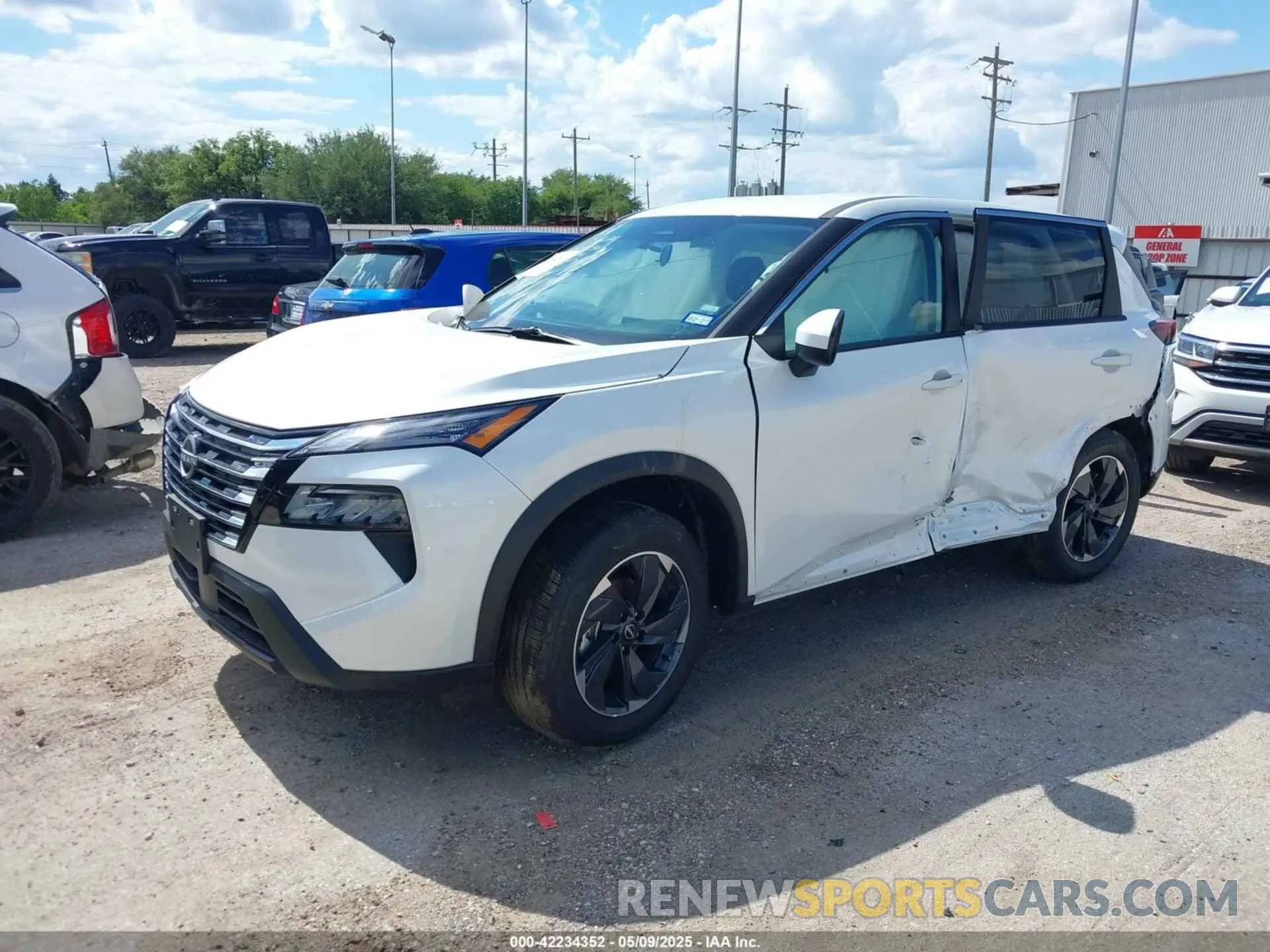 2 Photograph of a damaged car 5N1BT3BA5SC828212 NISSAN ROGUE 2025