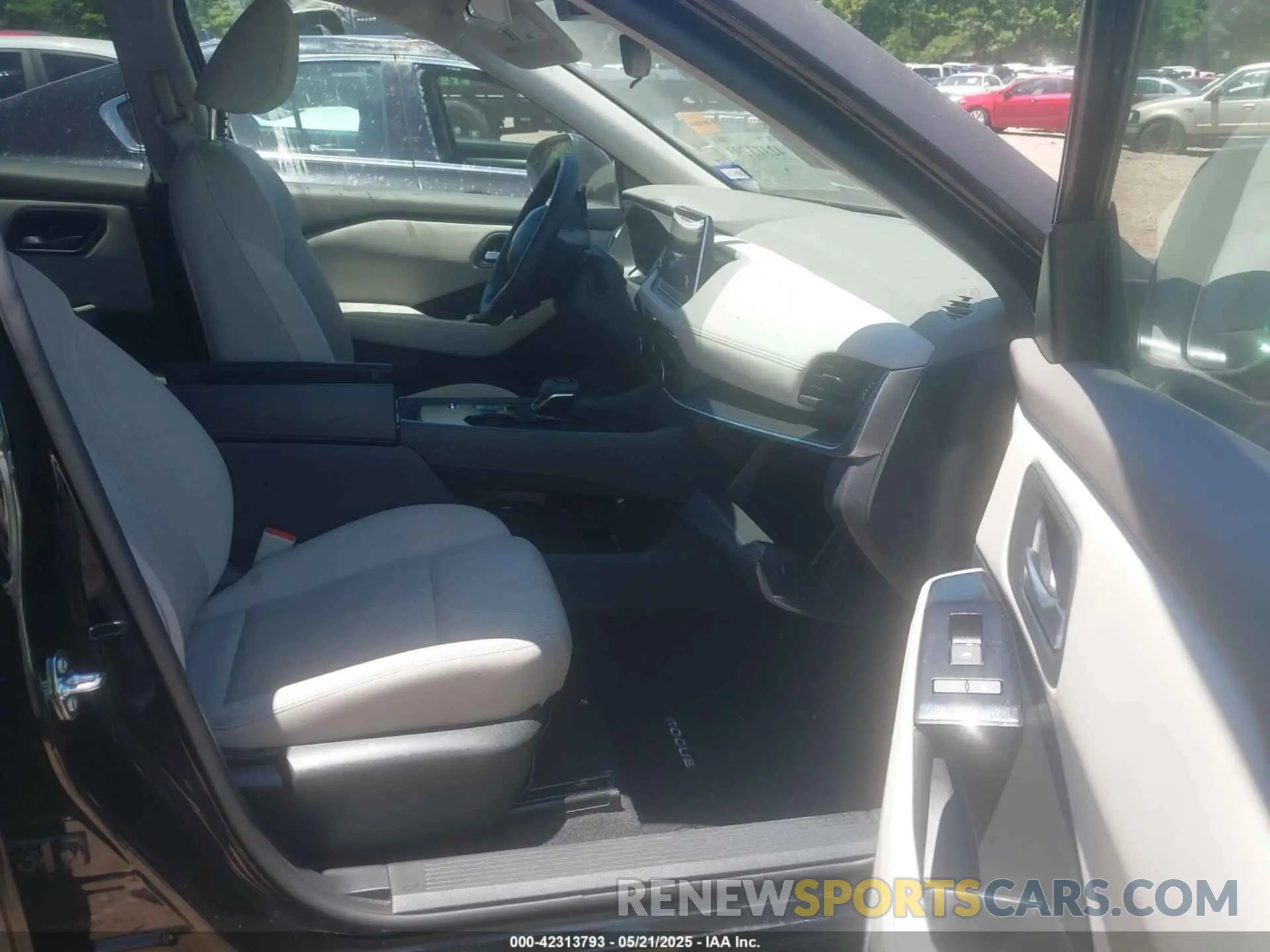 5 Photograph of a damaged car 5N1BT3BA6SC786147 NISSAN ROGUE 2025
