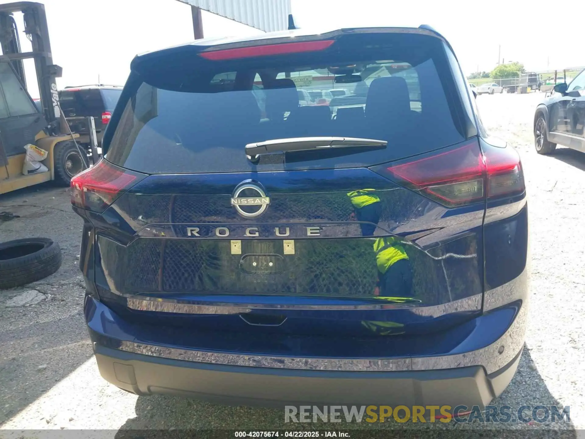 15 Photograph of a damaged car 5N1BT3BA8SC815552 NISSAN ROGUE 2025