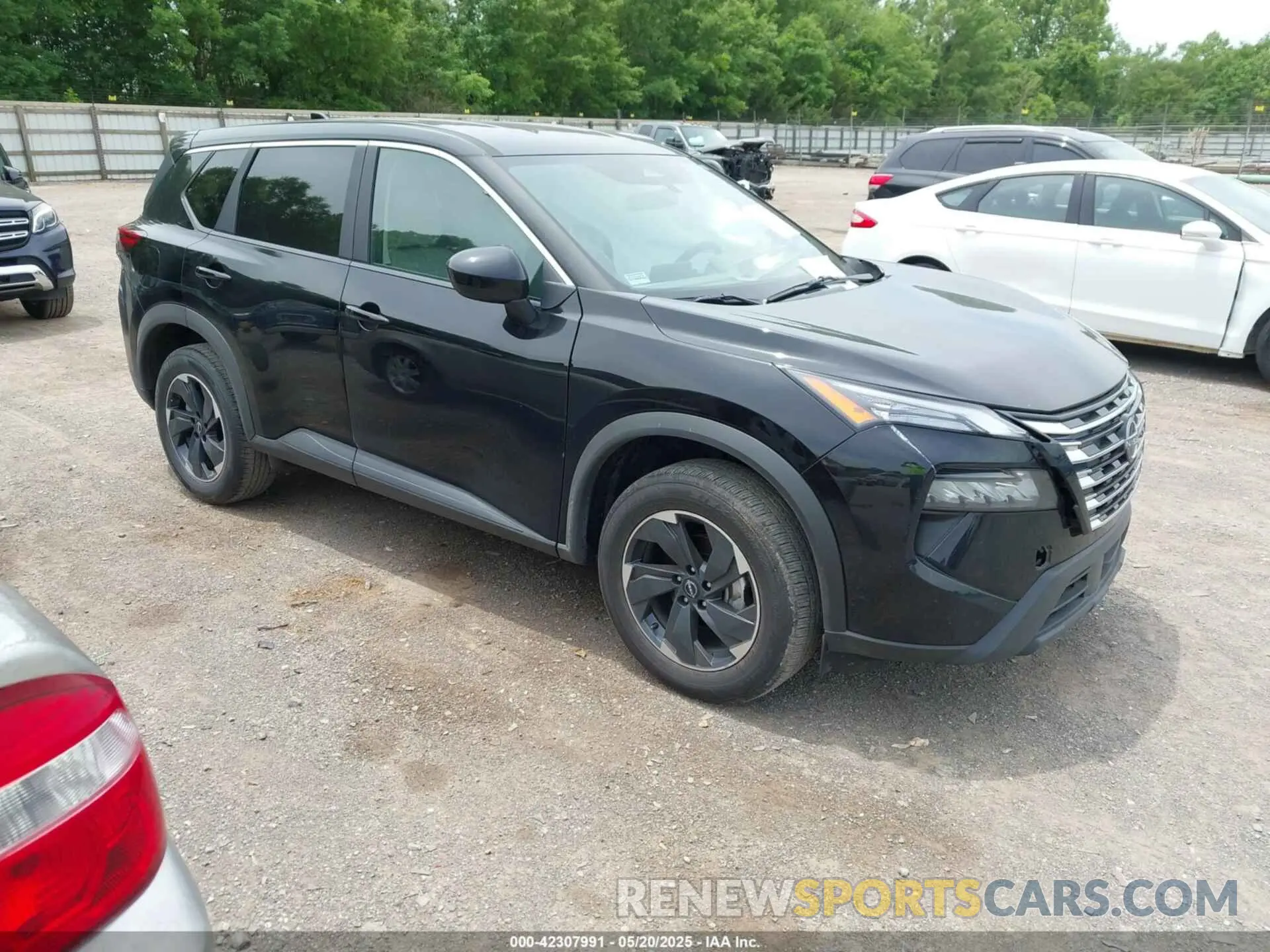 1 Photograph of a damaged car 5N1BT3BA9SC803930 NISSAN ROGUE 2025