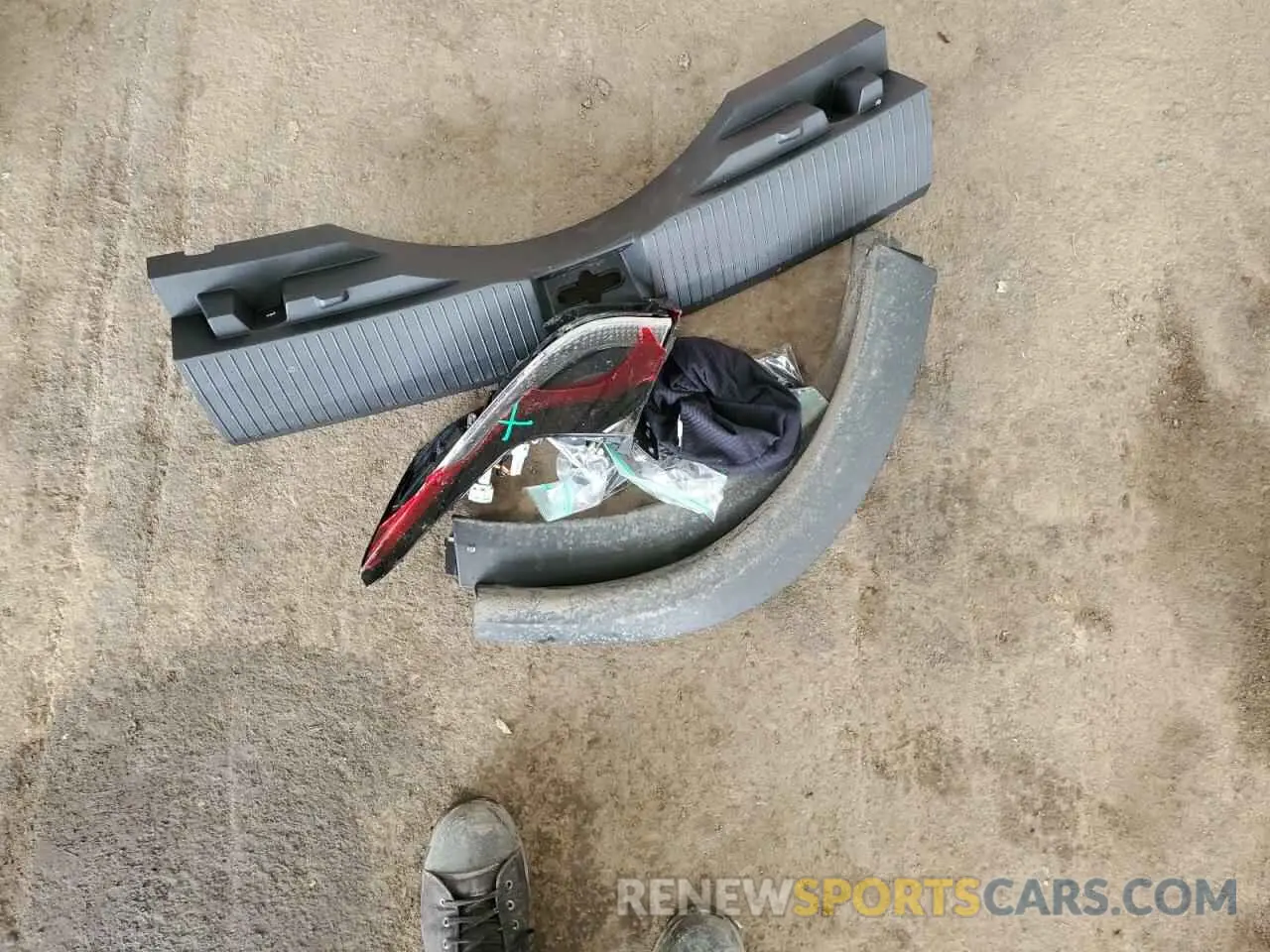 13 Photograph of a damaged car 5N1BT3BB0SC812363 NISSAN ROGUE 2025