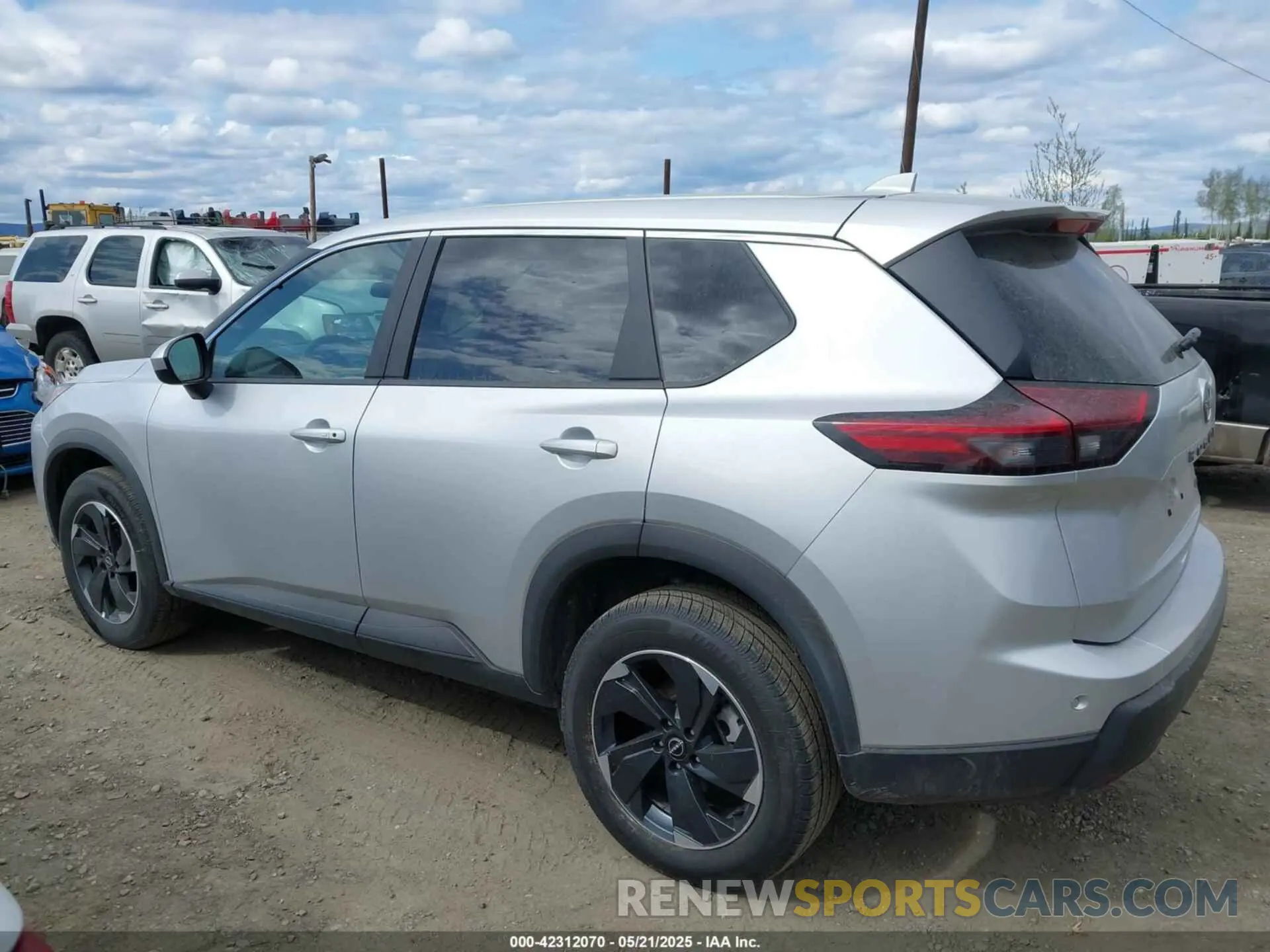 14 Photograph of a damaged car 5N1BT3BB2SC807603 NISSAN ROGUE 2025