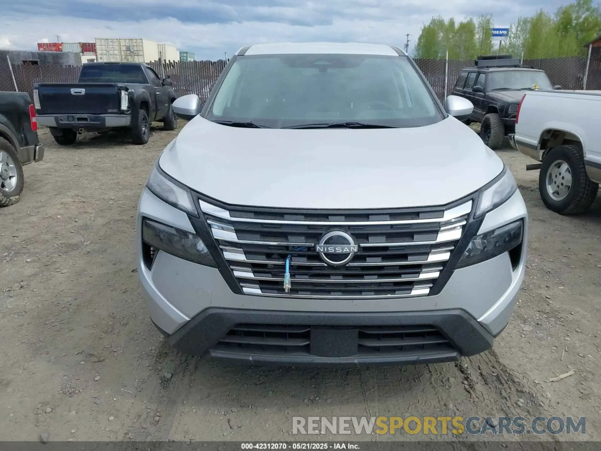 6 Photograph of a damaged car 5N1BT3BB2SC807603 NISSAN ROGUE 2025