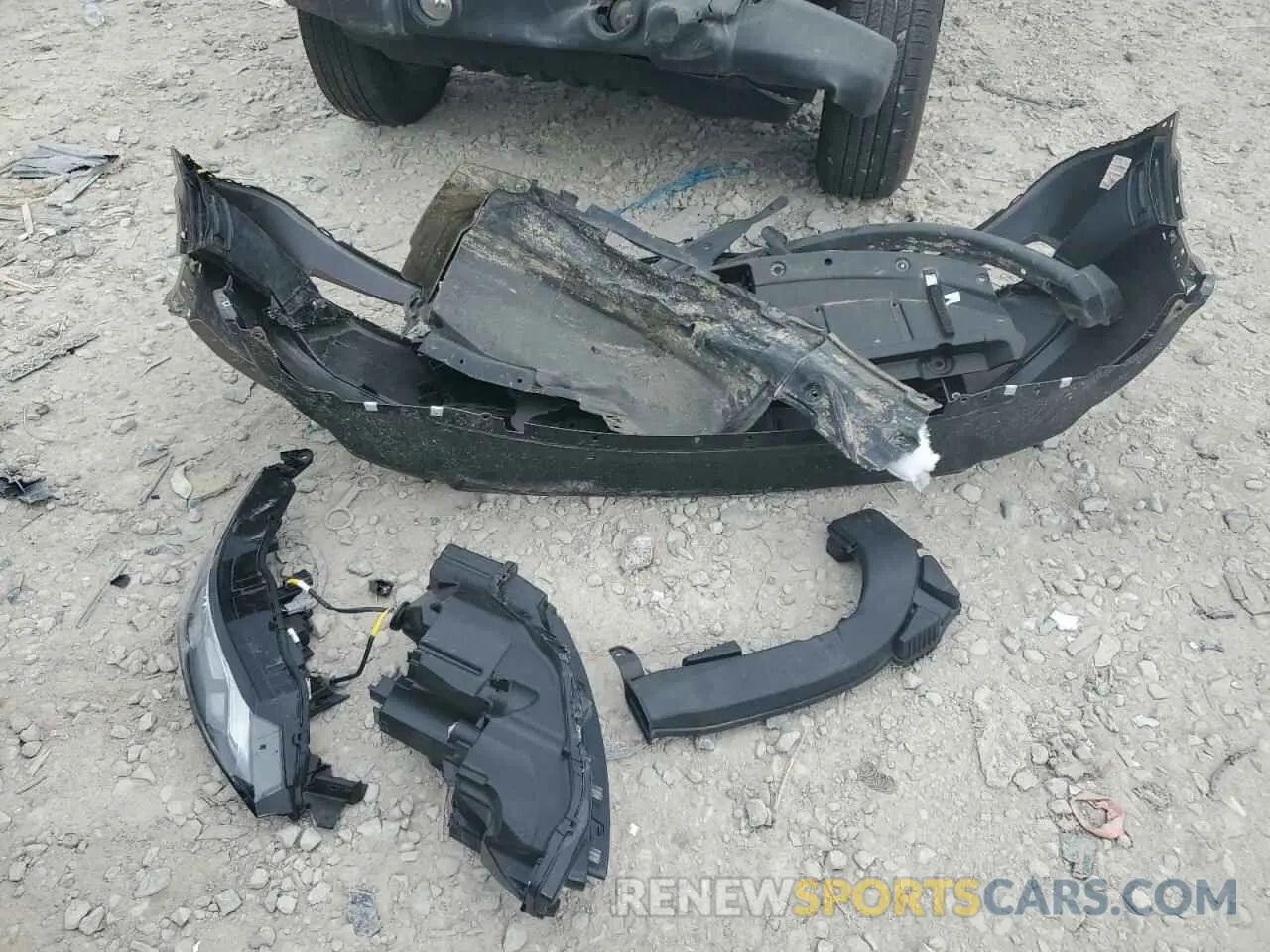 13 Photograph of a damaged car 5N1BT3BB3SC676651 NISSAN ROGUE 2025