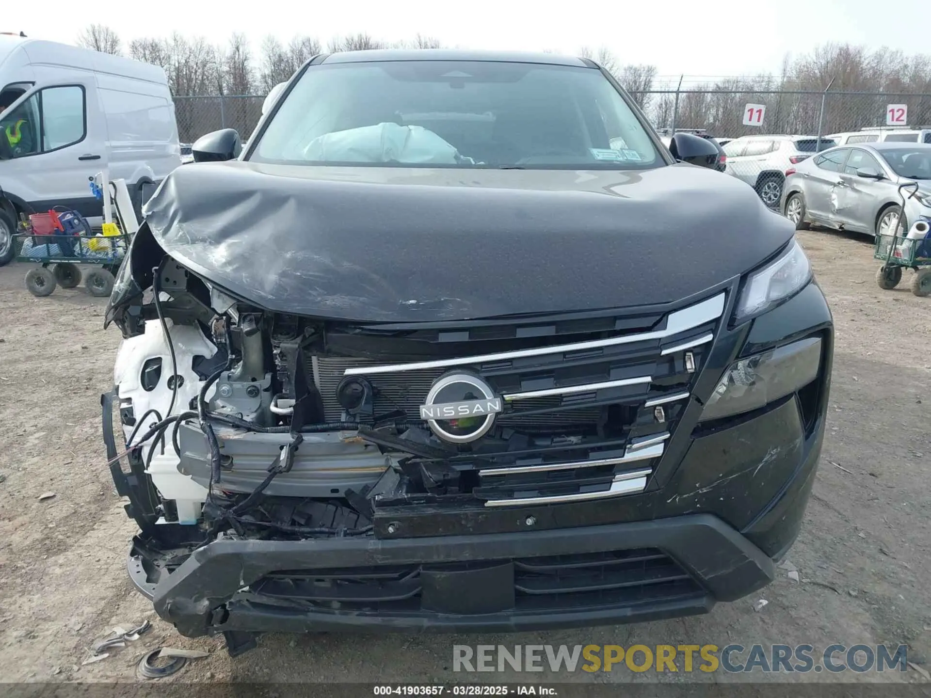 13 Photograph of a damaged car 5N1BT3BB3SC808226 NISSAN ROGUE 2025