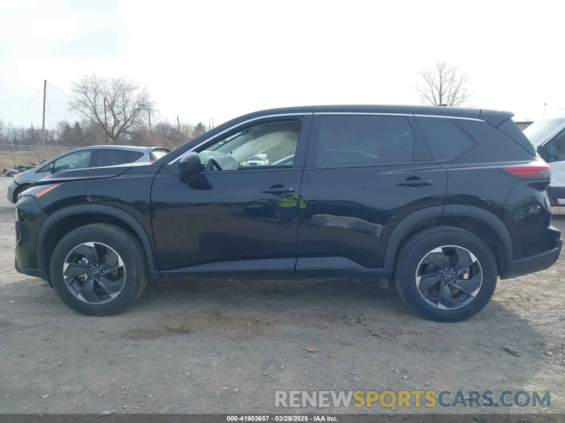 15 Photograph of a damaged car 5N1BT3BB3SC808226 NISSAN ROGUE 2025