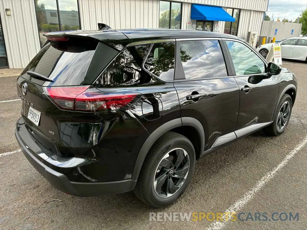 4 Photograph of a damaged car 5N1BT3BB6SC776954 NISSAN ROGUE 2025