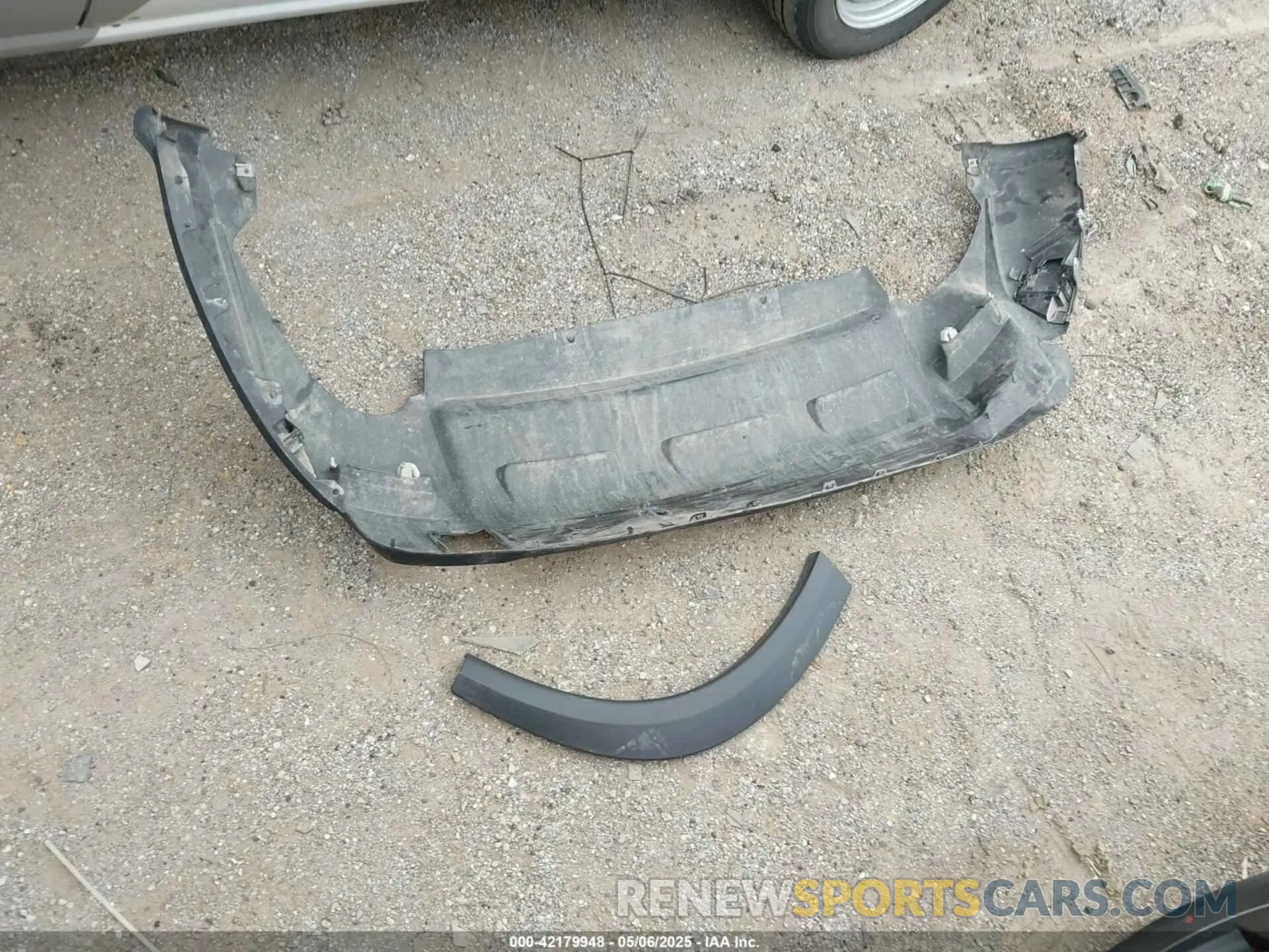12 Photograph of a damaged car 5N1BT3BB8SC779175 NISSAN ROGUE 2025