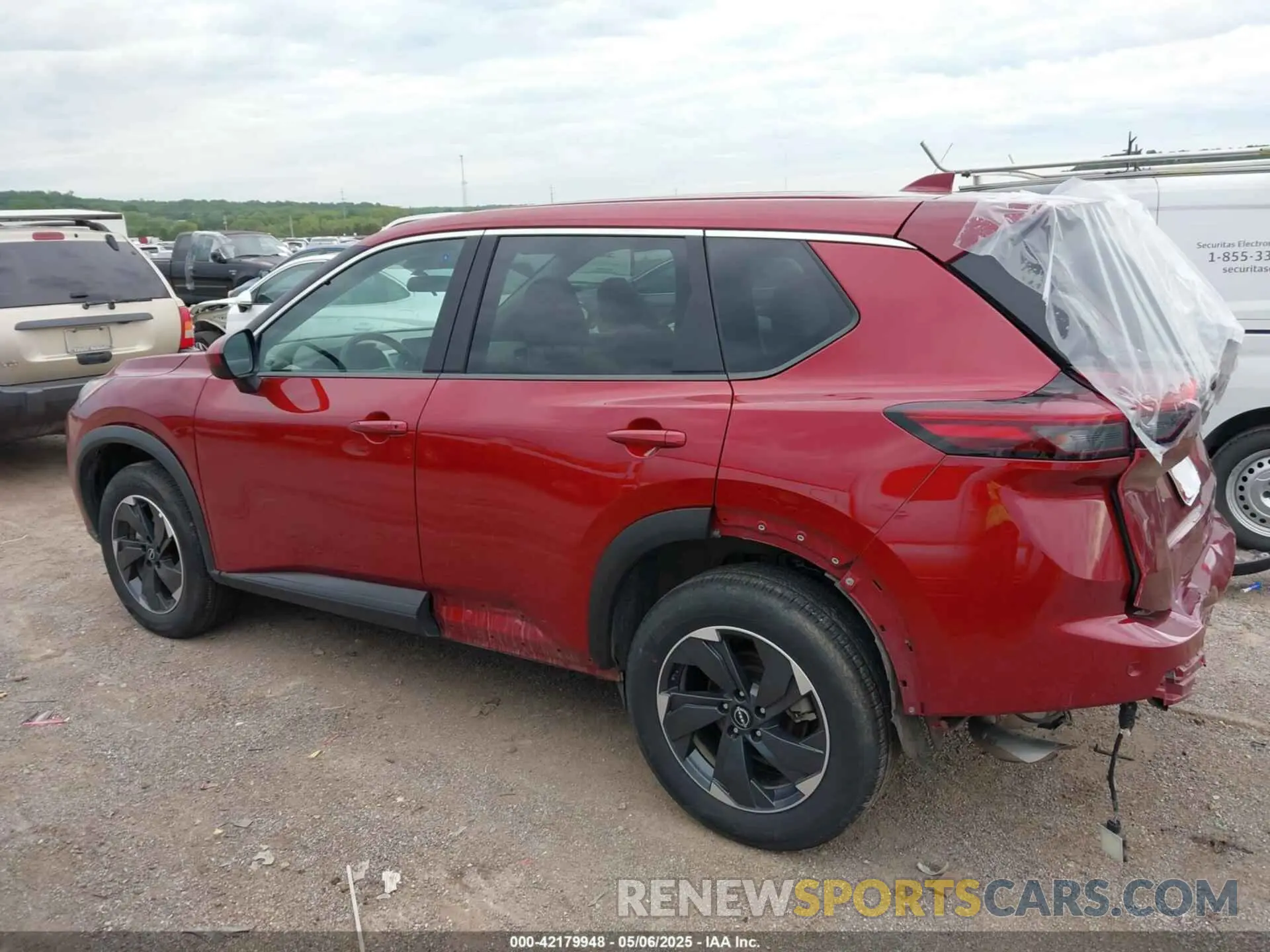 15 Photograph of a damaged car 5N1BT3BB8SC779175 NISSAN ROGUE 2025
