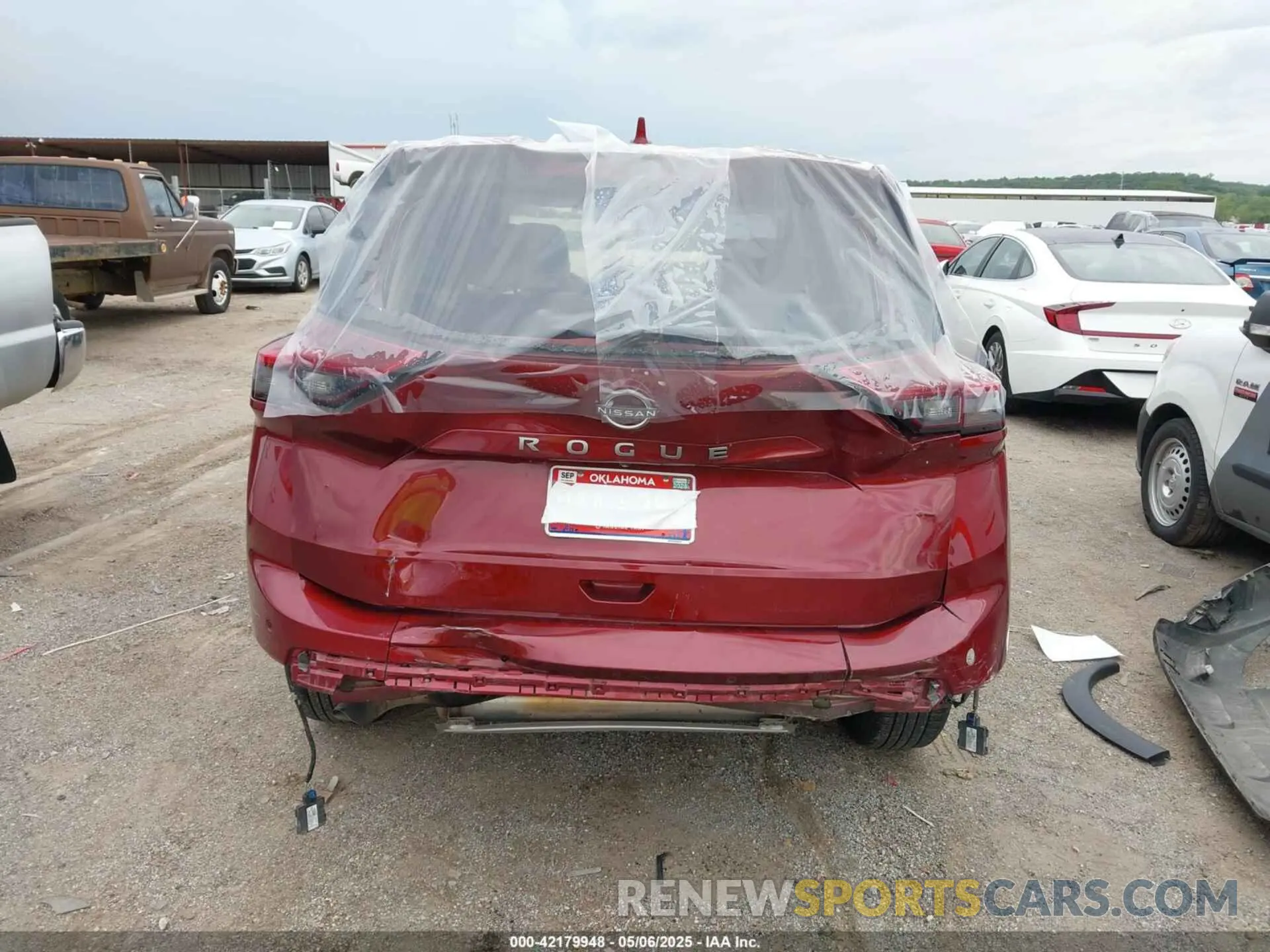 17 Photograph of a damaged car 5N1BT3BB8SC779175 NISSAN ROGUE 2025