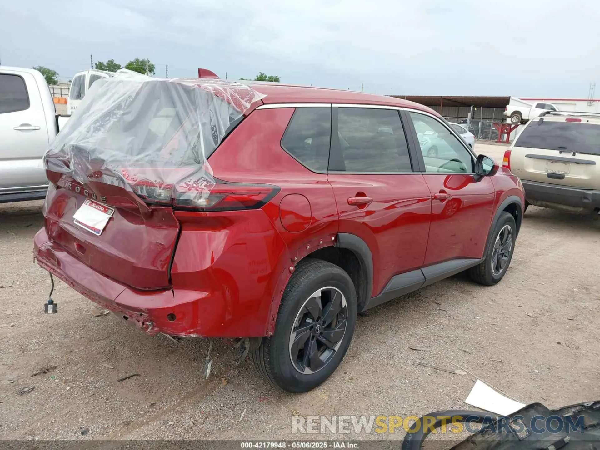 4 Photograph of a damaged car 5N1BT3BB8SC779175 NISSAN ROGUE 2025
