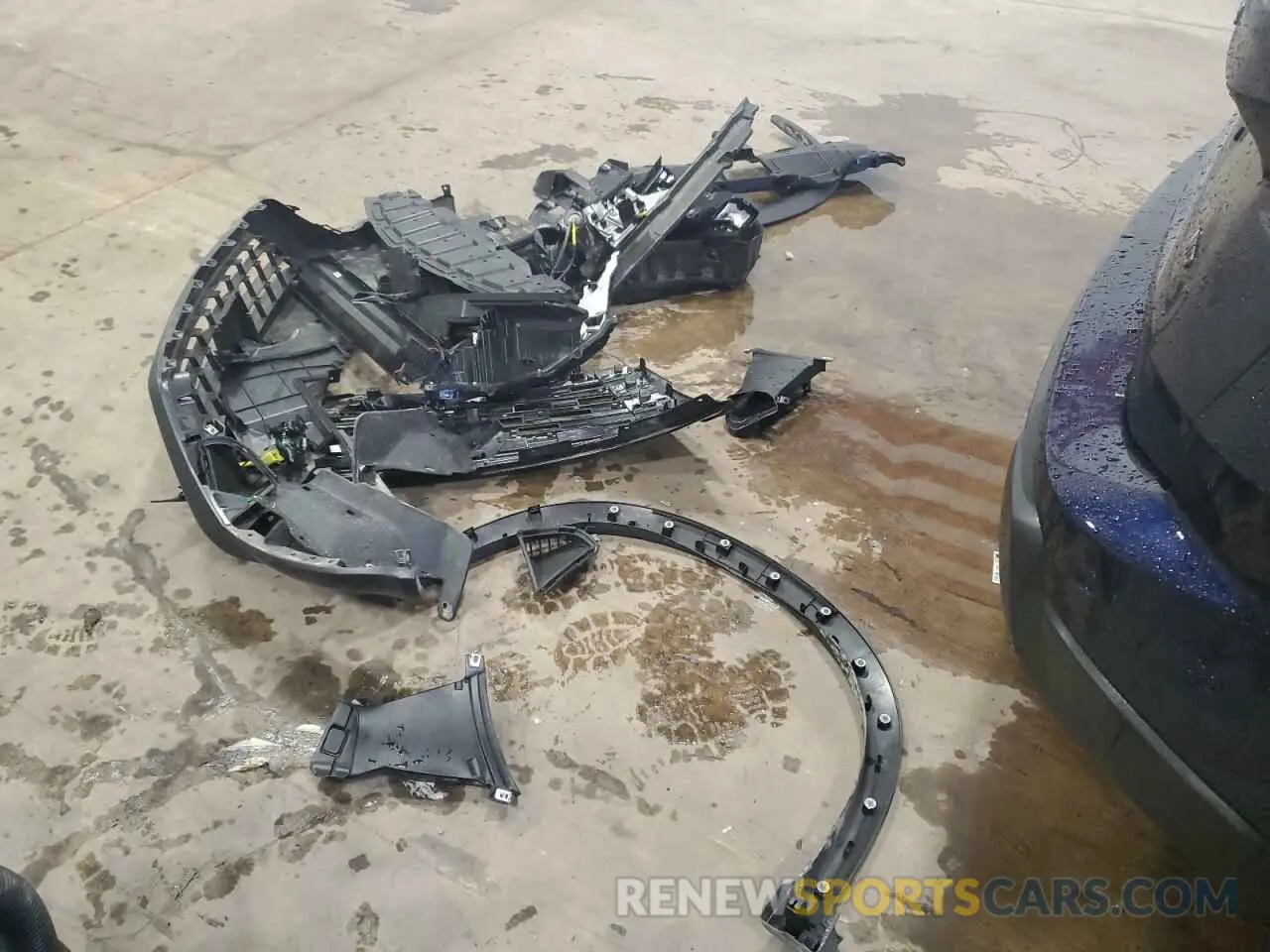 13 Photograph of a damaged car 5N1BT3BB8SC805676 NISSAN ROGUE 2025