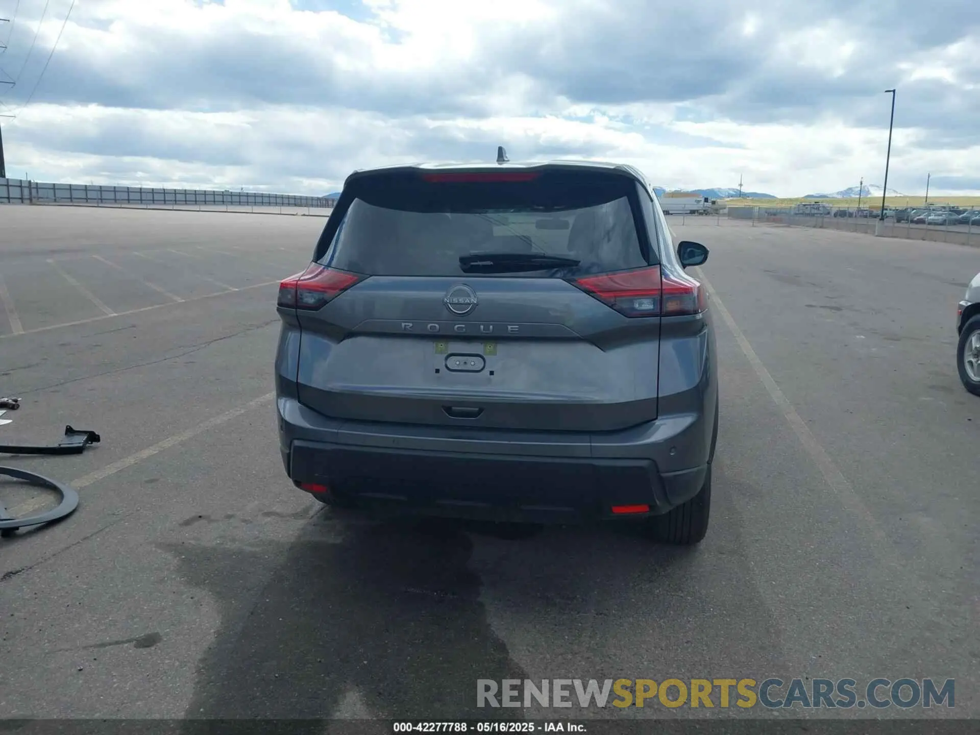 17 Photograph of a damaged car JN8BT3BA4SW343924 NISSAN ROGUE 2025