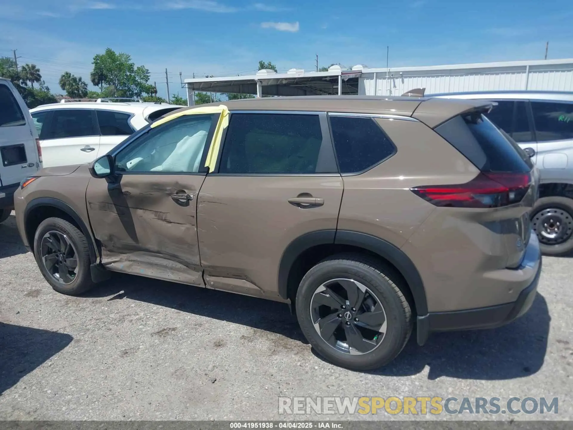 14 Photograph of a damaged car JN8BT3BA6SW003609 NISSAN ROGUE 2025