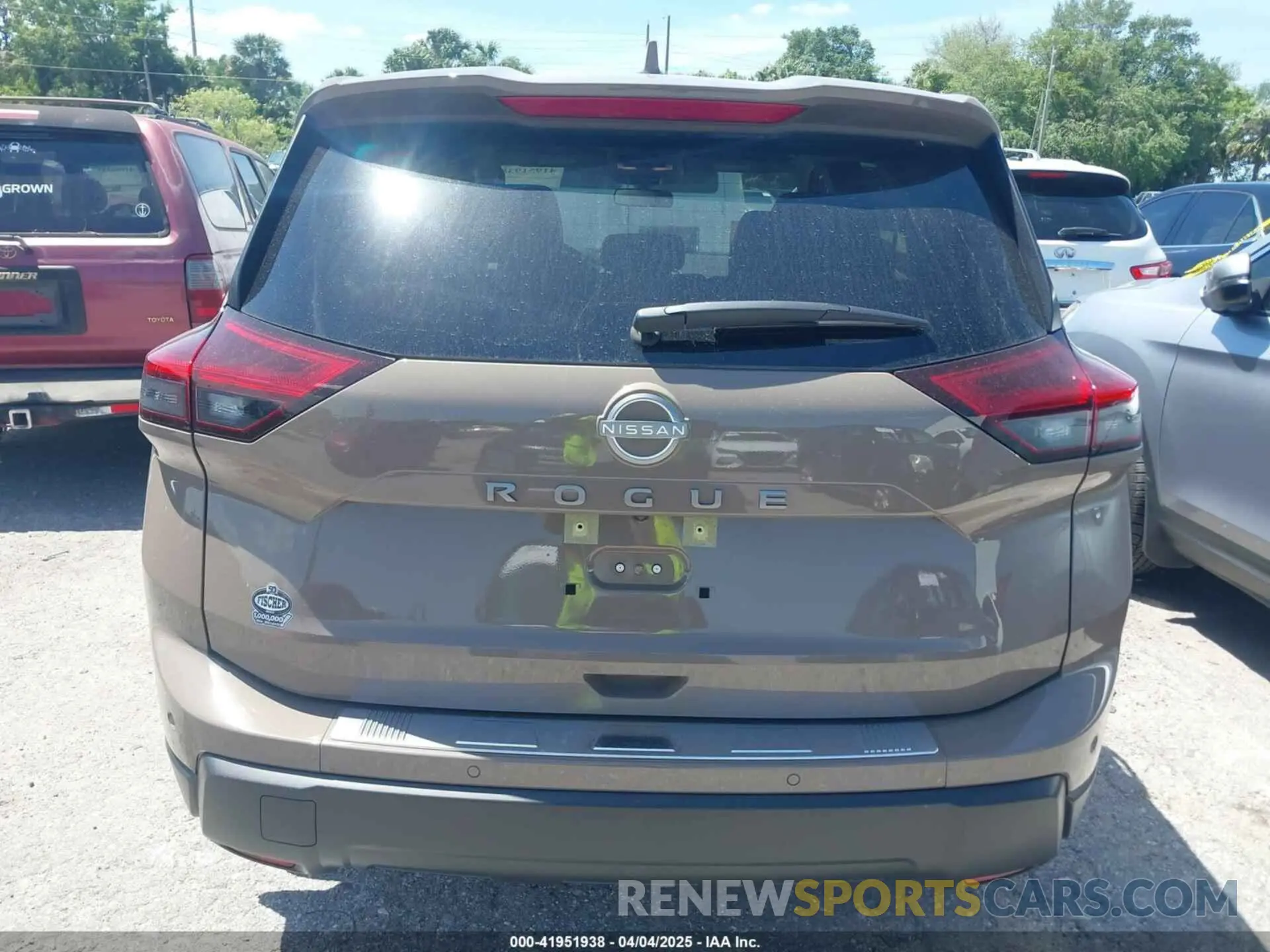 16 Photograph of a damaged car JN8BT3BA6SW003609 NISSAN ROGUE 2025