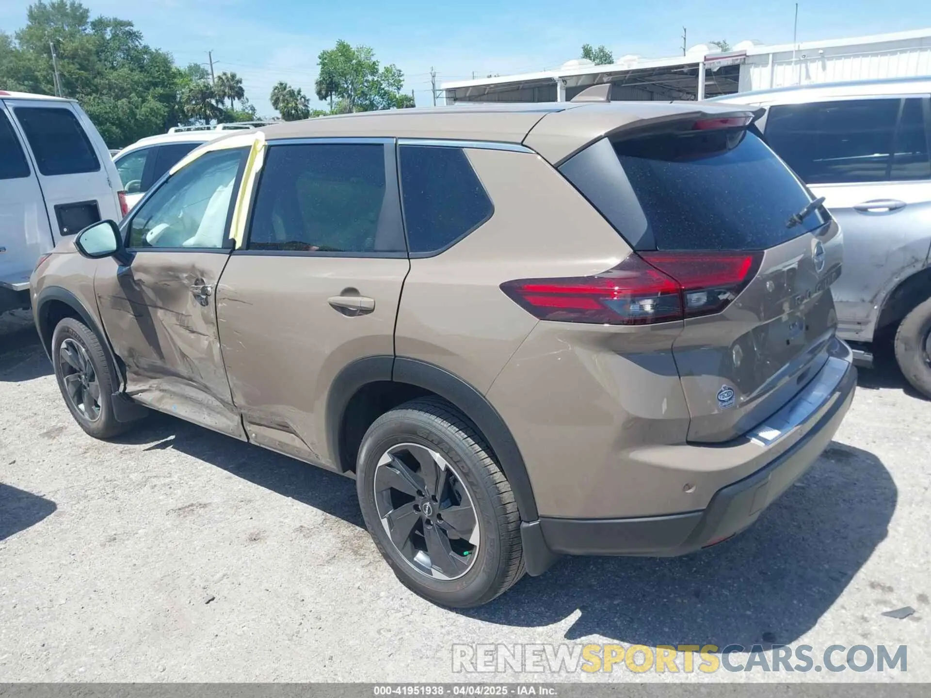 3 Photograph of a damaged car JN8BT3BA6SW003609 NISSAN ROGUE 2025