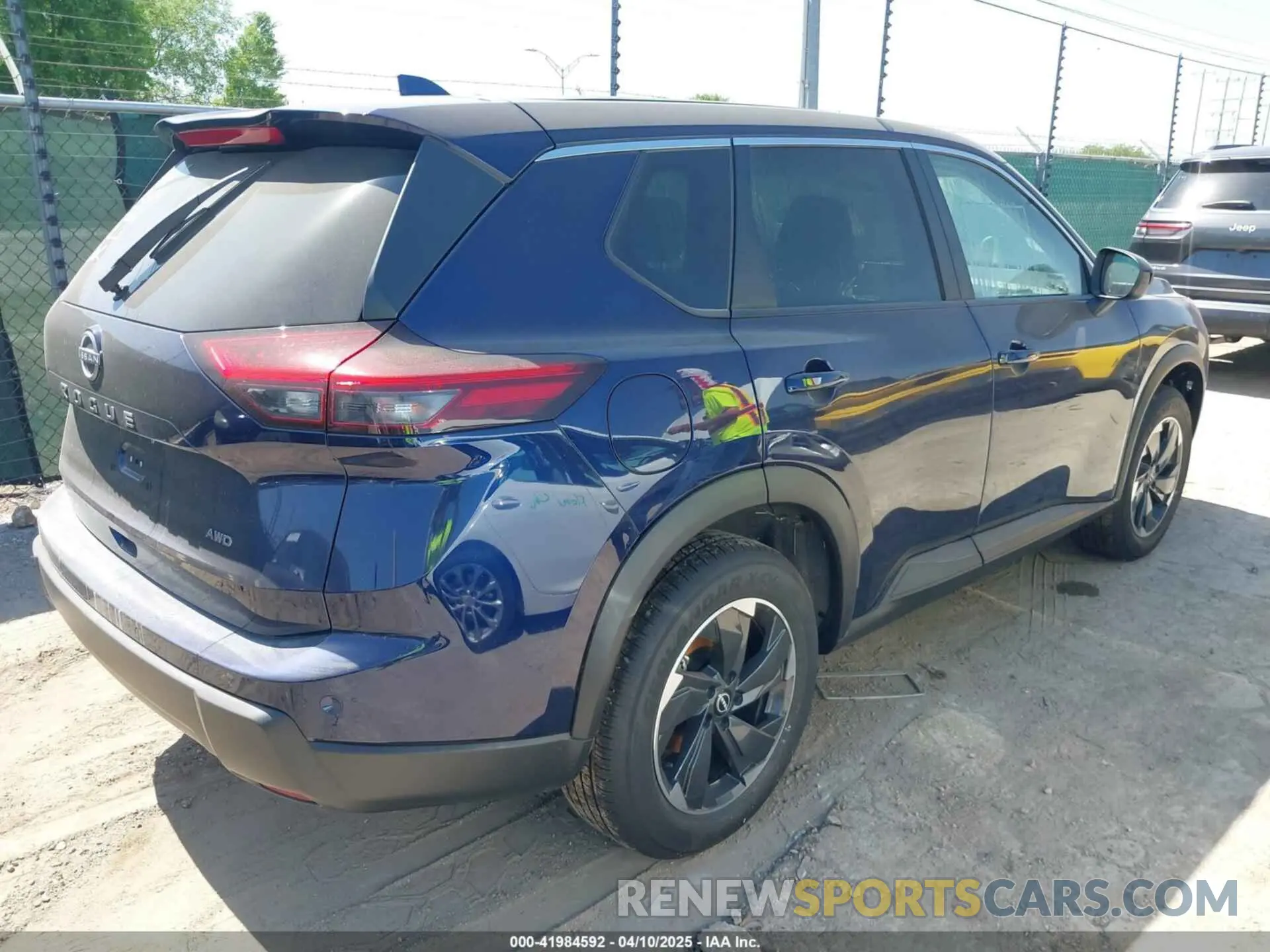 4 Photograph of a damaged car JN8BT3BB9SW163234 NISSAN ROGUE 2025
