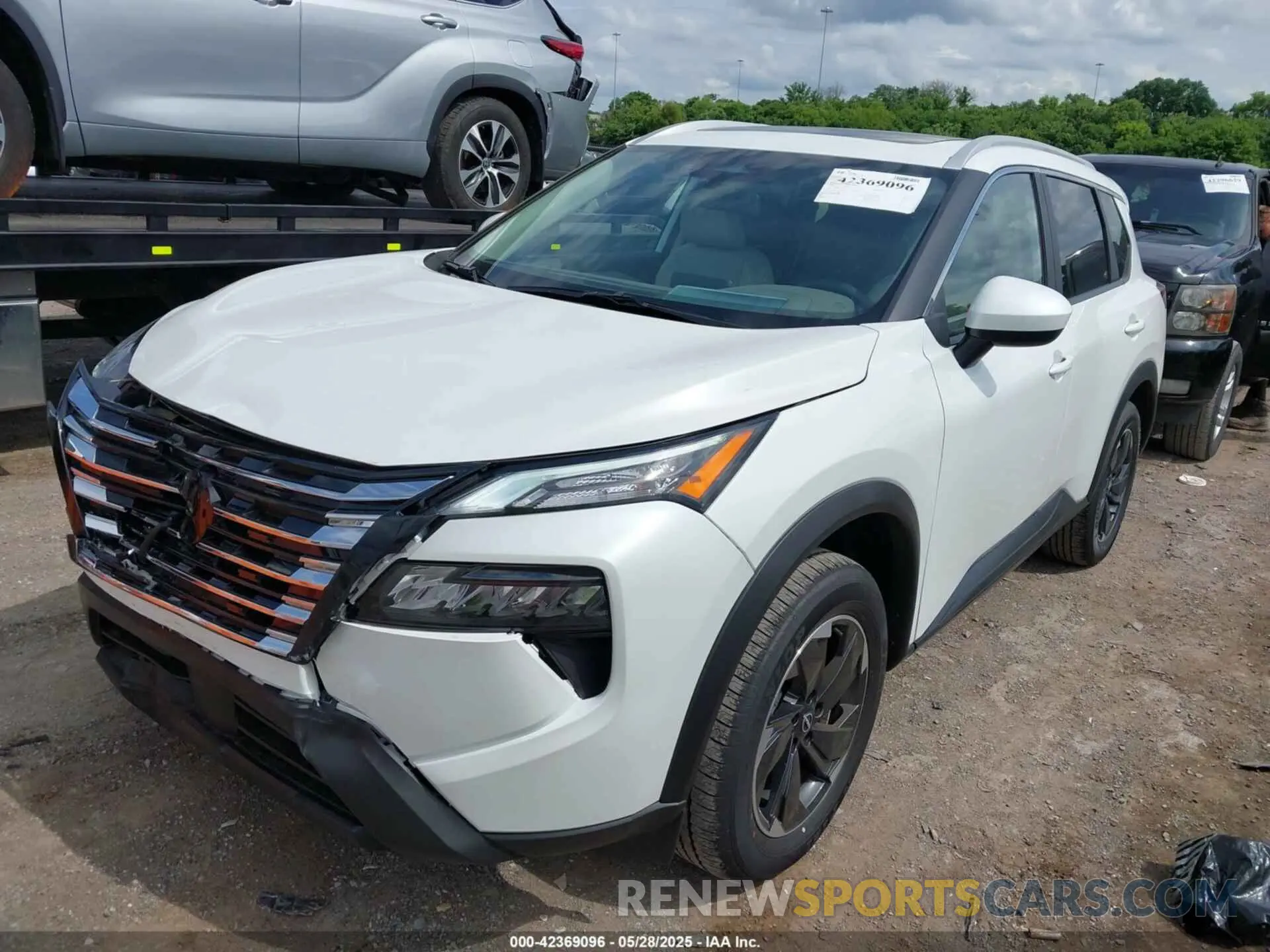 2 Photograph of a damaged car JN8BT3BBXSW153523 NISSAN ROGUE 2025