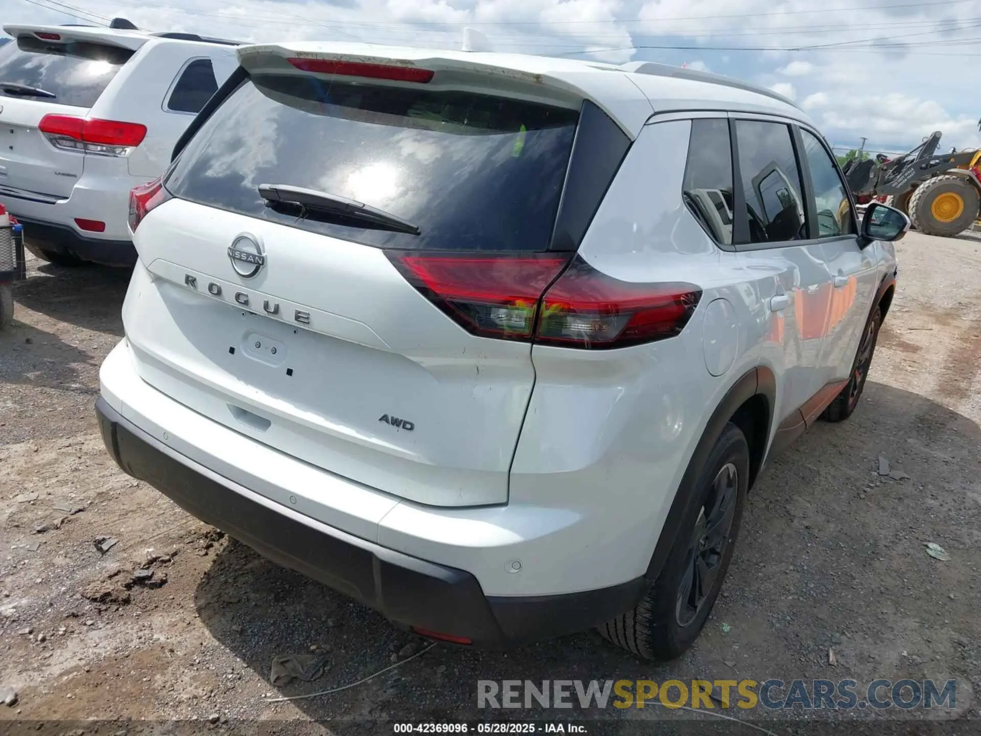 4 Photograph of a damaged car JN8BT3BBXSW153523 NISSAN ROGUE 2025