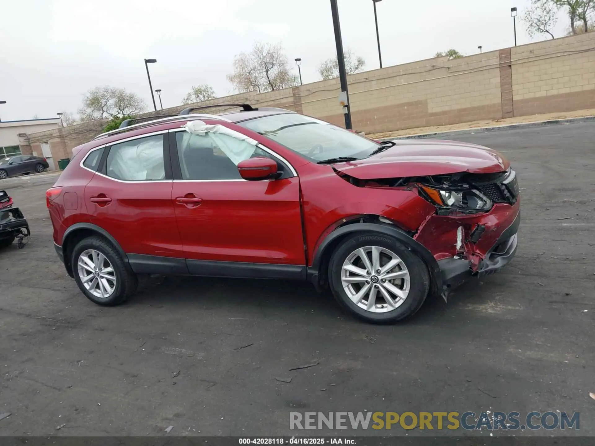 14 Photograph of a damaged car JN1BJ1CP0KW217135 NISSAN ROGUE SPORT 2019