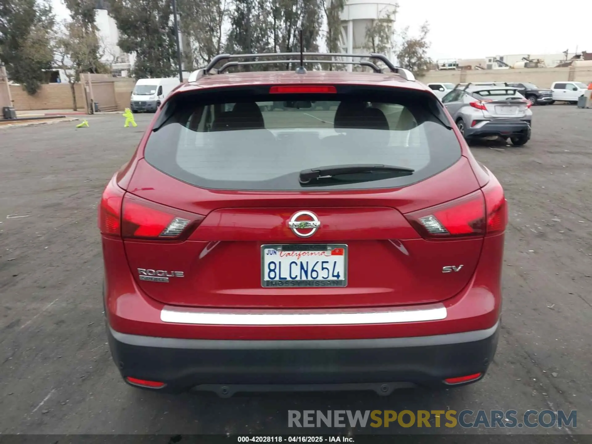 17 Photograph of a damaged car JN1BJ1CP0KW217135 NISSAN ROGUE SPORT 2019