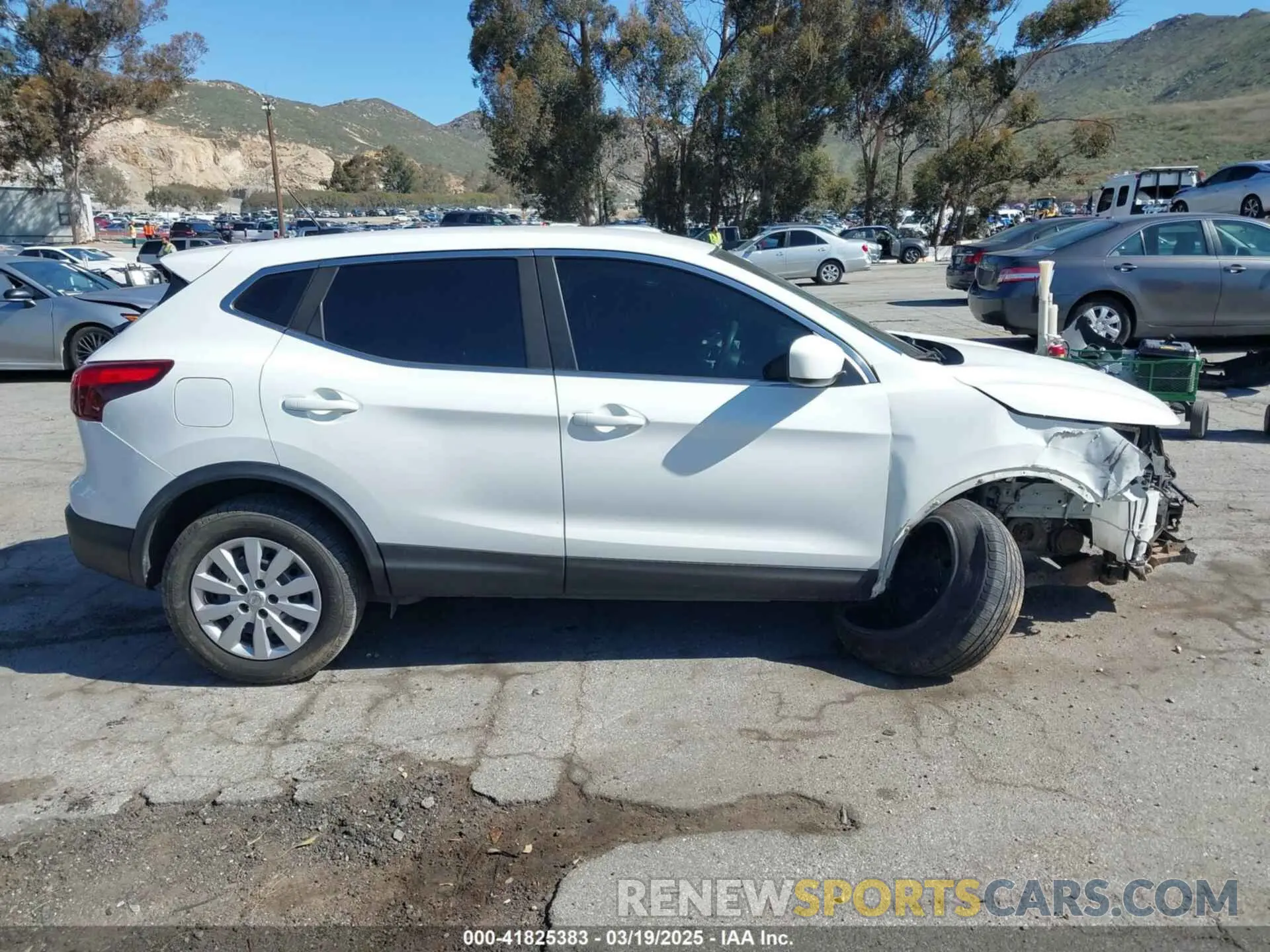 14 Photograph of a damaged car JN1BJ1CP0KW218558 NISSAN ROGUE SPORT 2019