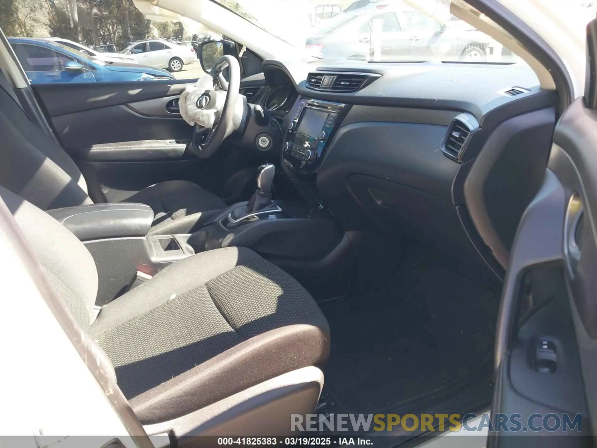 5 Photograph of a damaged car JN1BJ1CP0KW218558 NISSAN ROGUE SPORT 2019