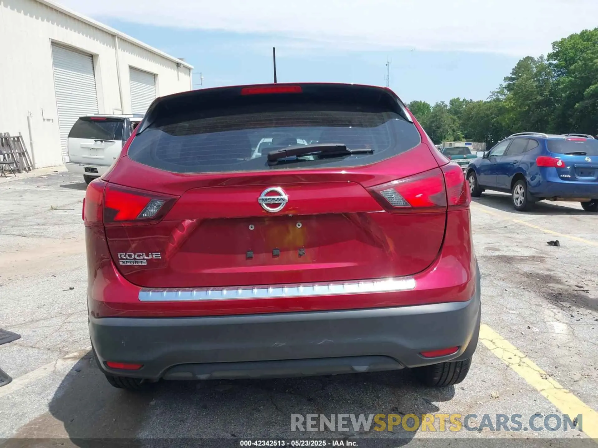 17 Photograph of a damaged car JN1BJ1CP0KW242469 NISSAN ROGUE SPORT 2019