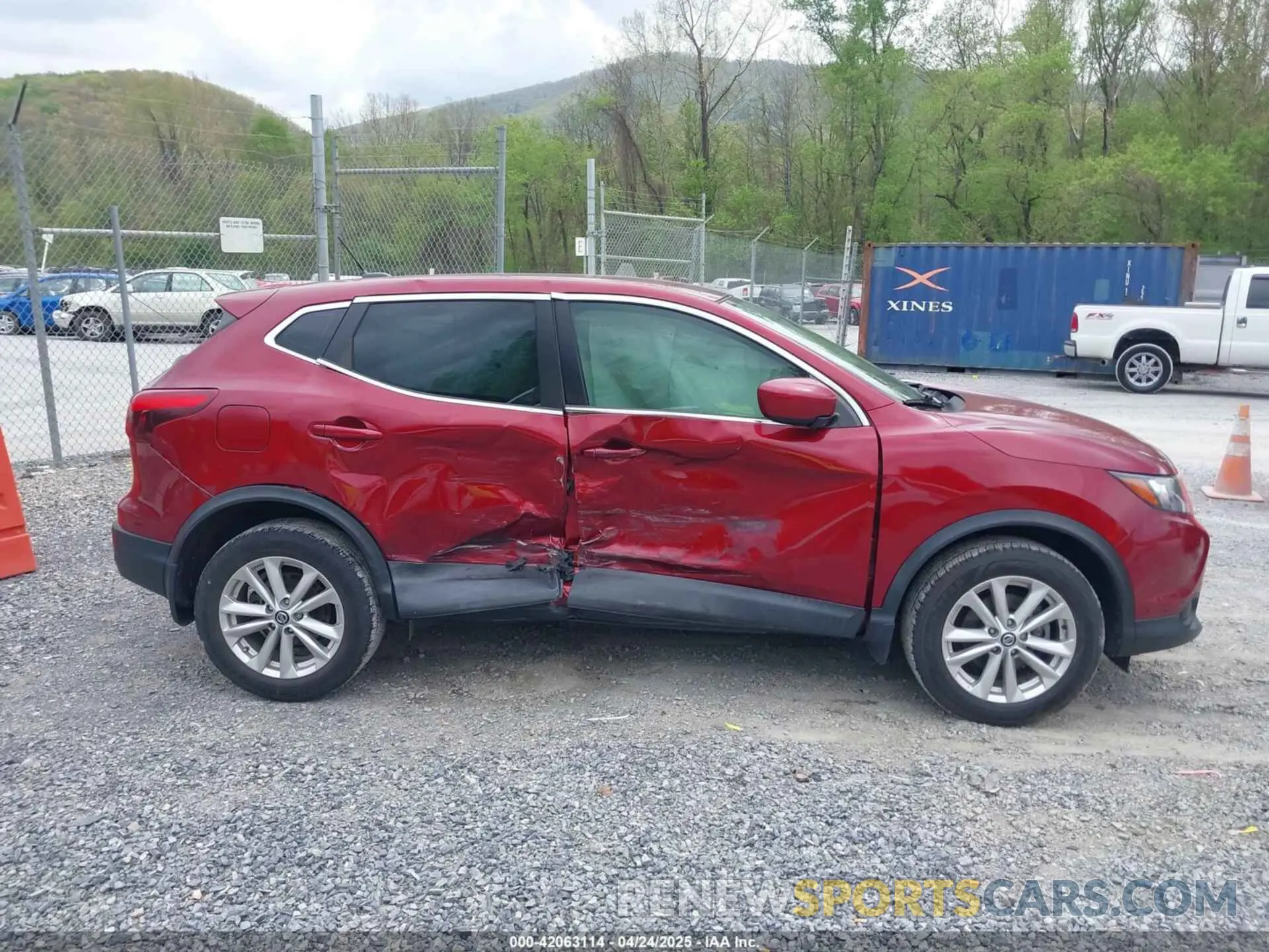 13 Photograph of a damaged car JN1BJ1CP1KW229861 NISSAN ROGUE SPORT 2019
