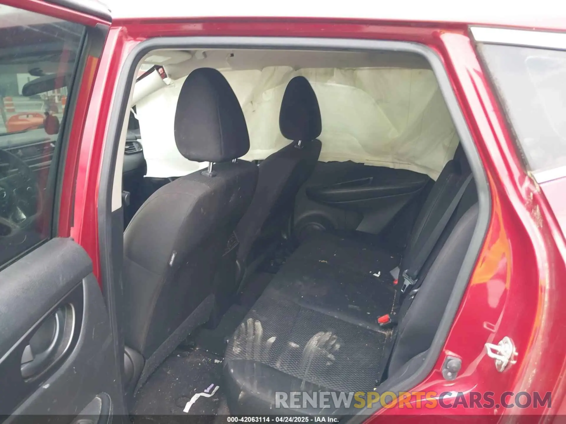 8 Photograph of a damaged car JN1BJ1CP1KW229861 NISSAN ROGUE SPORT 2019