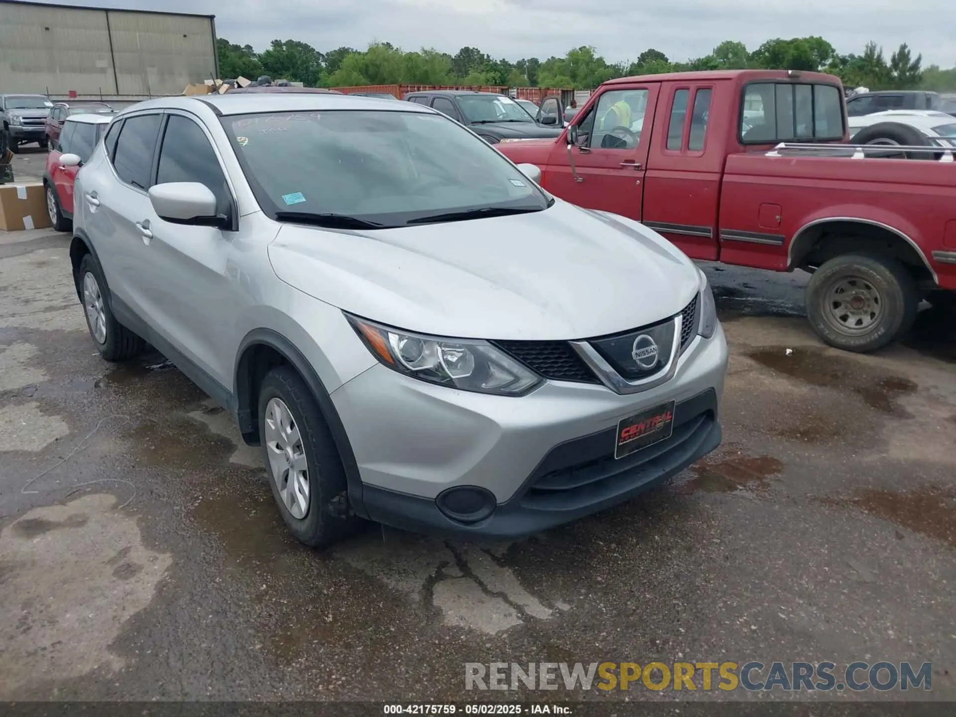 1 Photograph of a damaged car JN1BJ1CP1KW241766 NISSAN ROGUE SPORT 2019