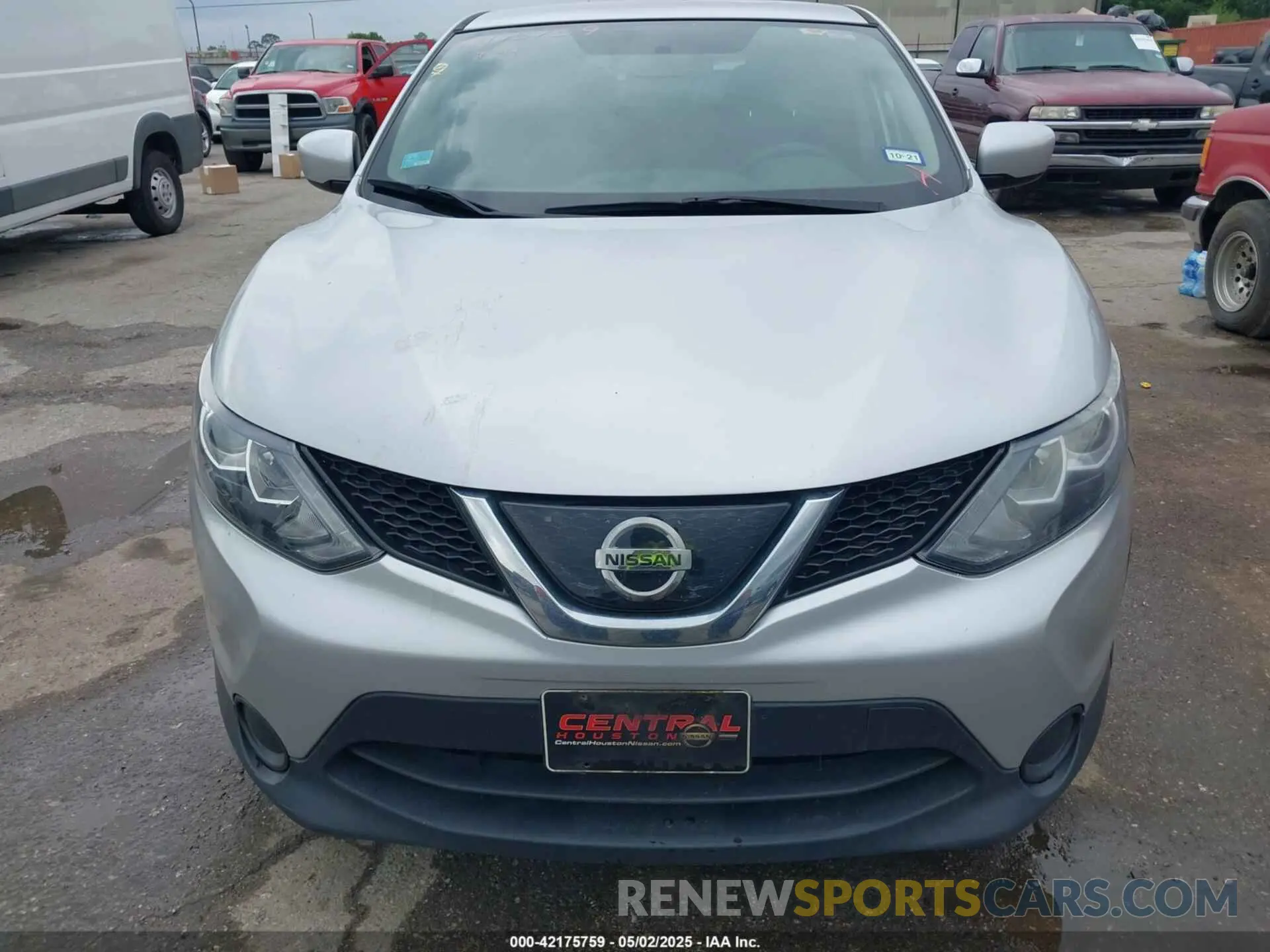 11 Photograph of a damaged car JN1BJ1CP1KW241766 NISSAN ROGUE SPORT 2019