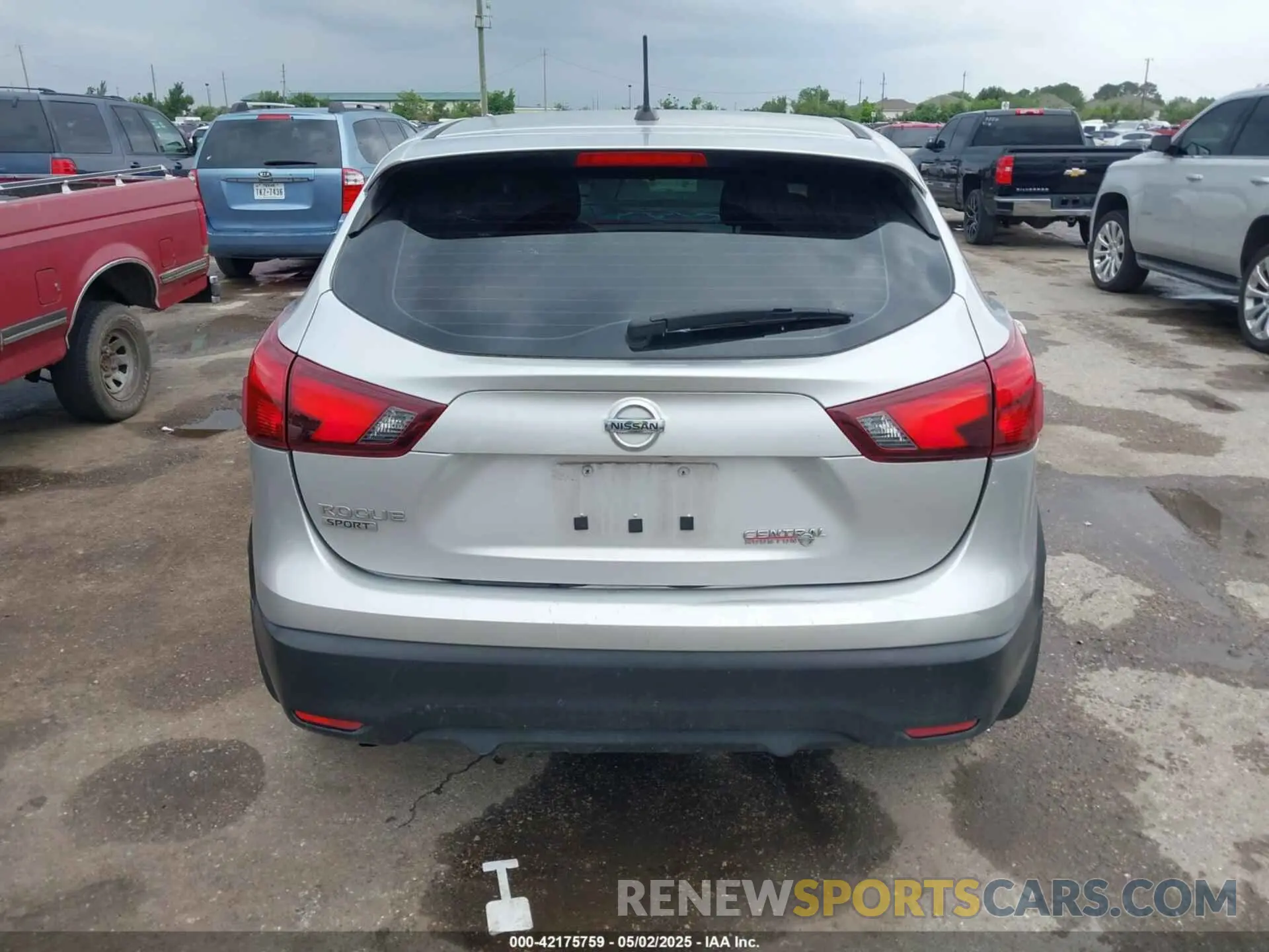15 Photograph of a damaged car JN1BJ1CP1KW241766 NISSAN ROGUE SPORT 2019
