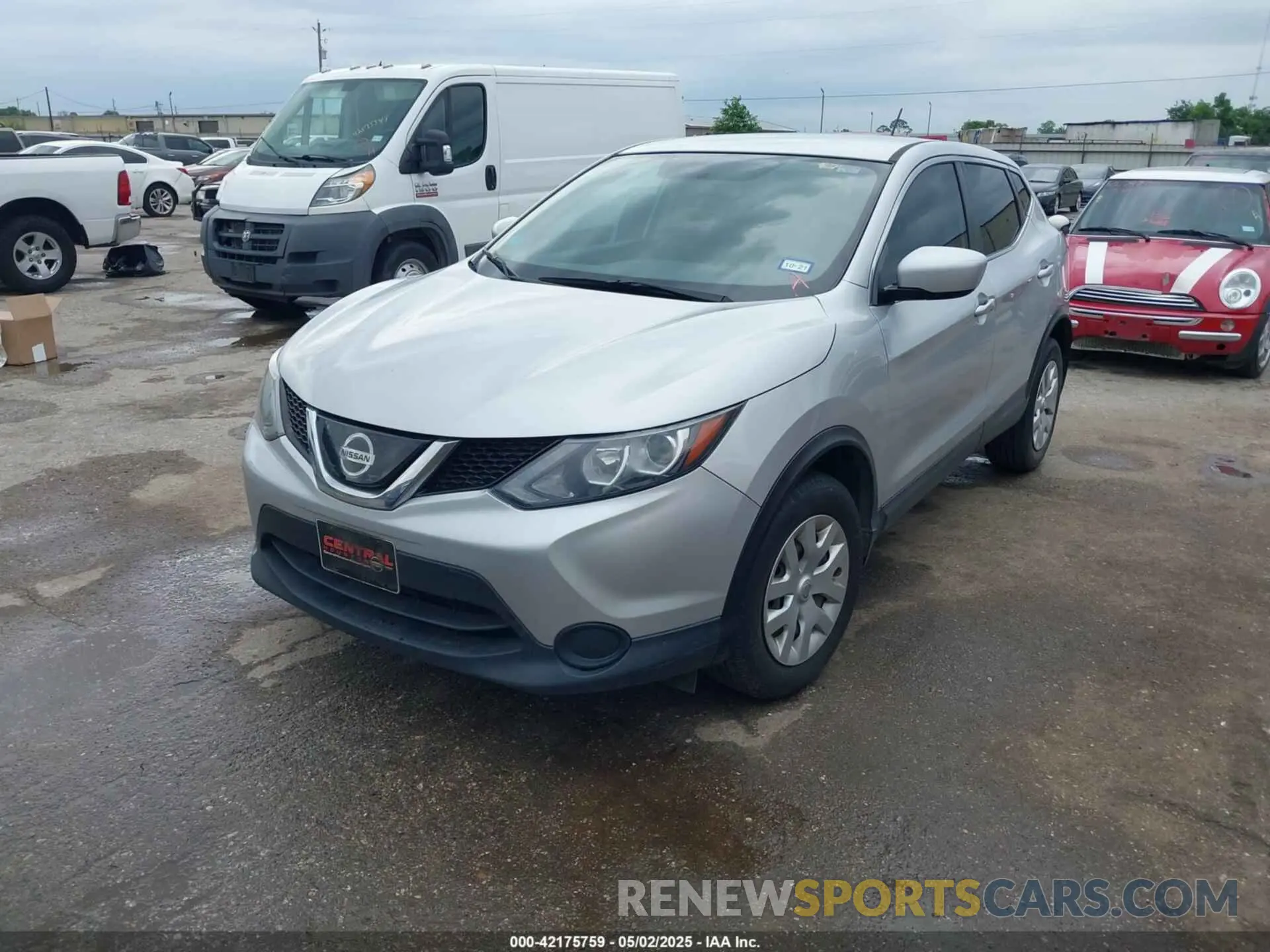2 Photograph of a damaged car JN1BJ1CP1KW241766 NISSAN ROGUE SPORT 2019