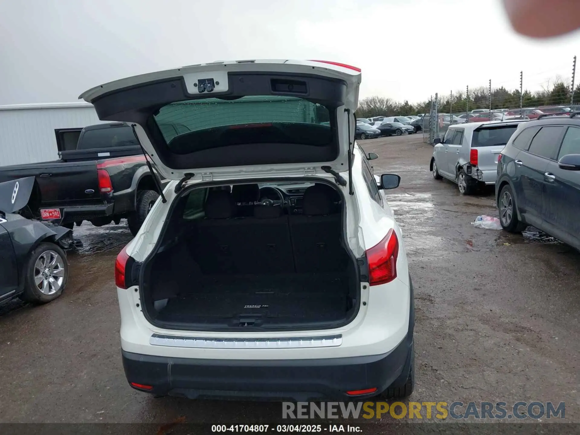 15 Photograph of a damaged car JN1BJ1CP2KW231473 NISSAN ROGUE SPORT 2019