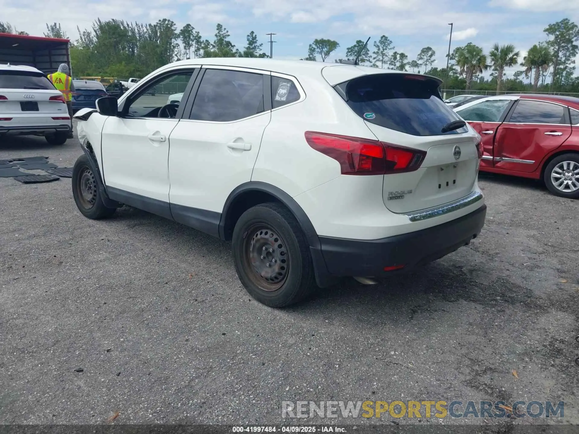 3 Photograph of a damaged car JN1BJ1CP2KW238844 NISSAN ROGUE SPORT 2019