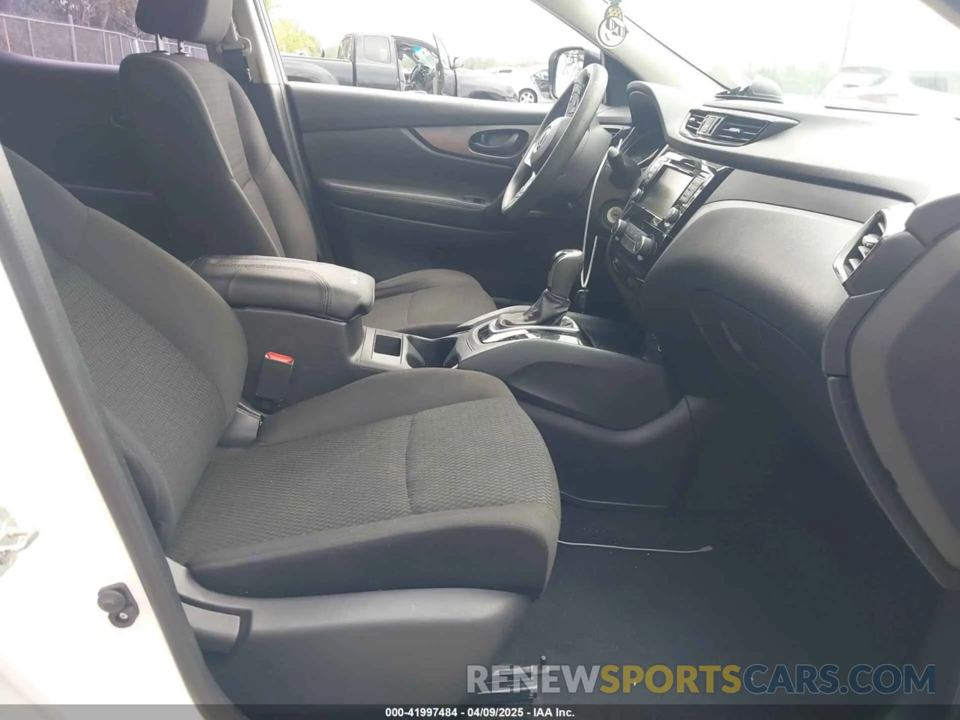 5 Photograph of a damaged car JN1BJ1CP2KW238844 NISSAN ROGUE SPORT 2019