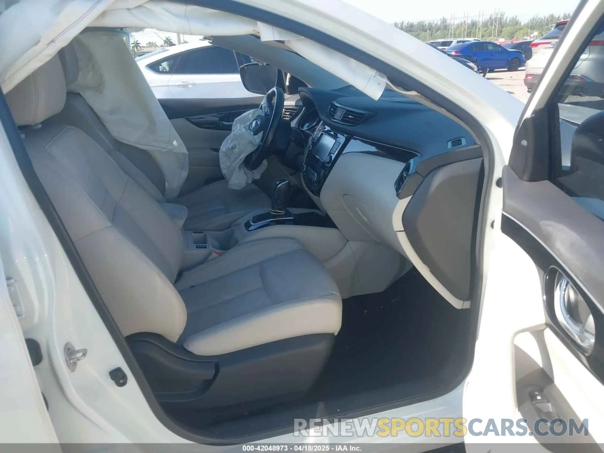 5 Photograph of a damaged car JN1BJ1CP2KW525293 NISSAN ROGUE SPORT 2019