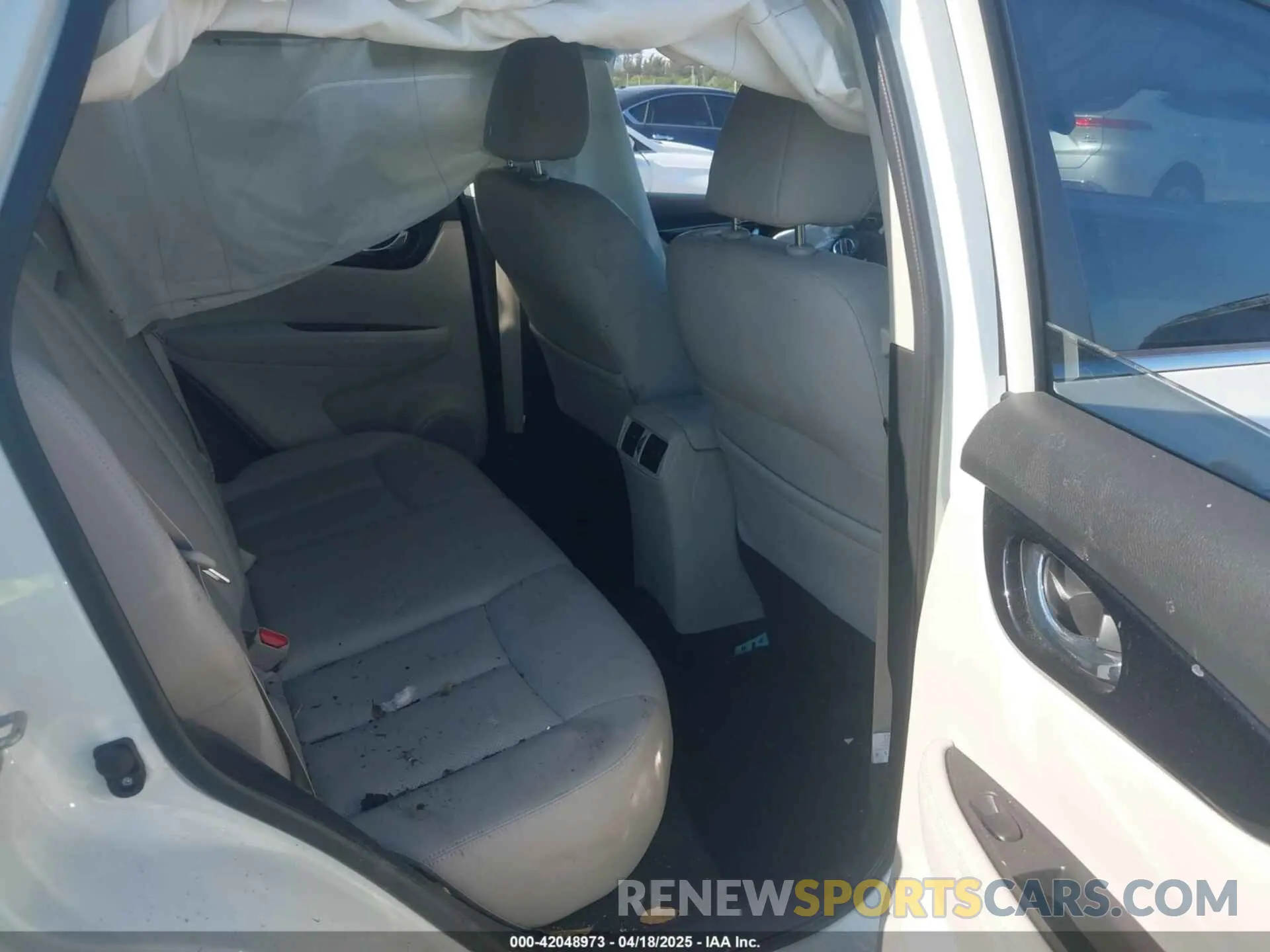 8 Photograph of a damaged car JN1BJ1CP2KW525293 NISSAN ROGUE SPORT 2019