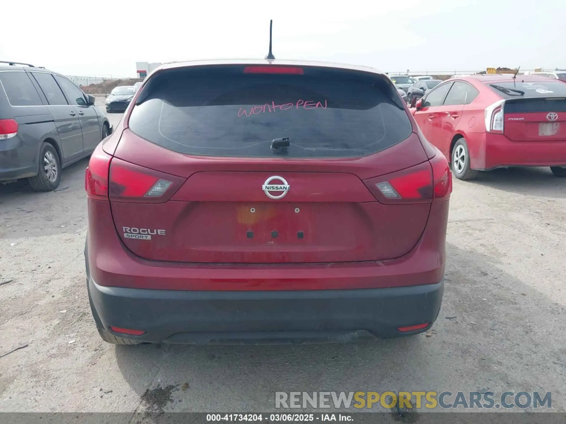 17 Photograph of a damaged car JN1BJ1CP3KW218361 NISSAN ROGUE SPORT 2019