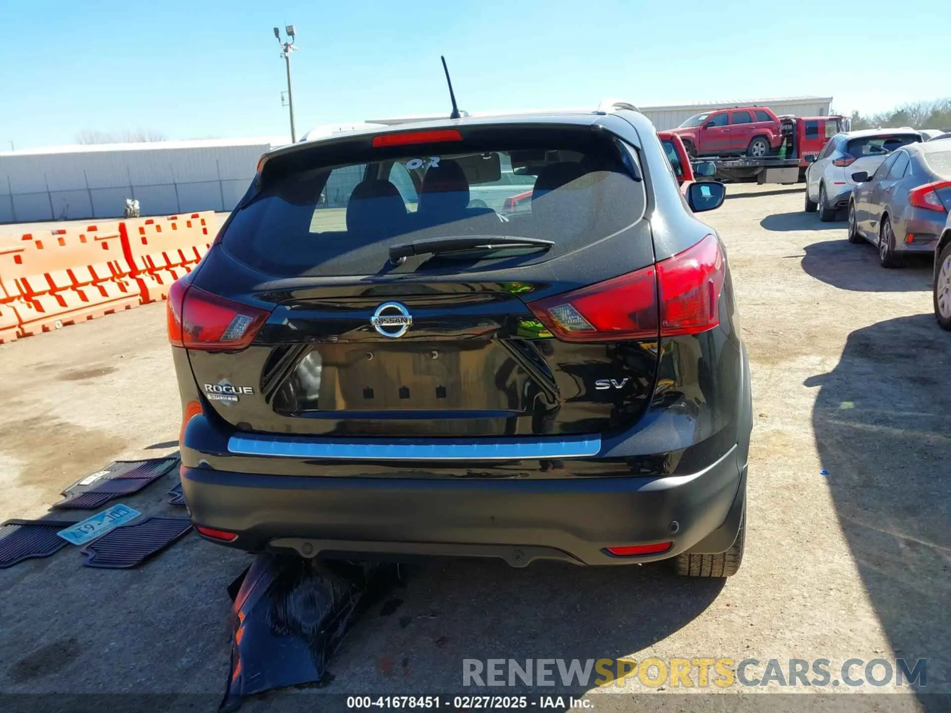 17 Photograph of a damaged car JN1BJ1CP3KW524637 NISSAN ROGUE SPORT 2019