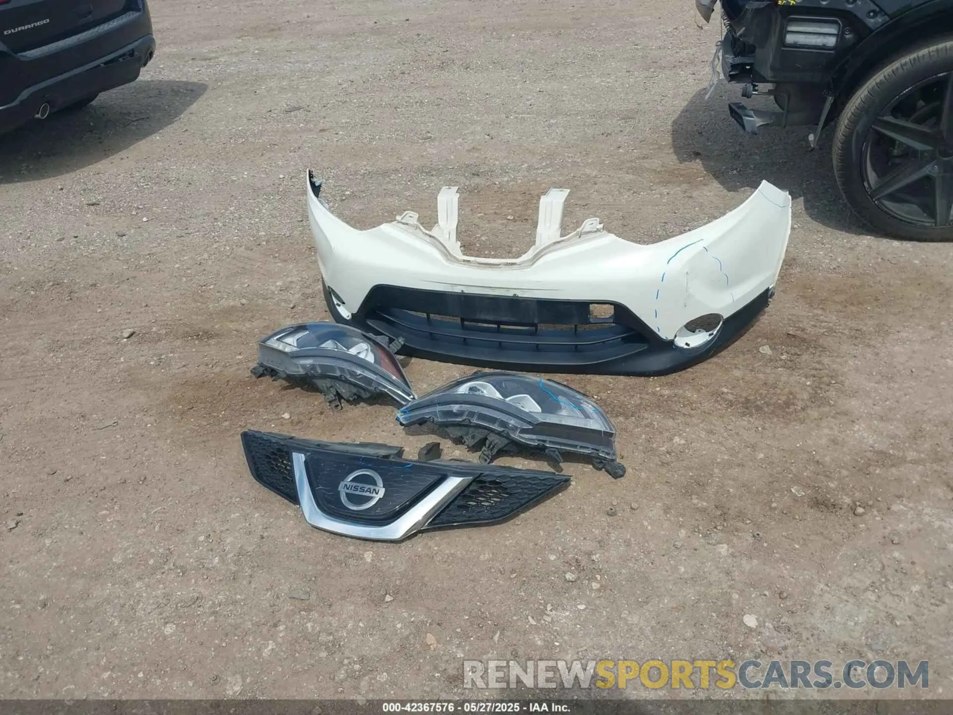 12 Photograph of a damaged car JN1BJ1CP4KW226520 NISSAN ROGUE SPORT 2019