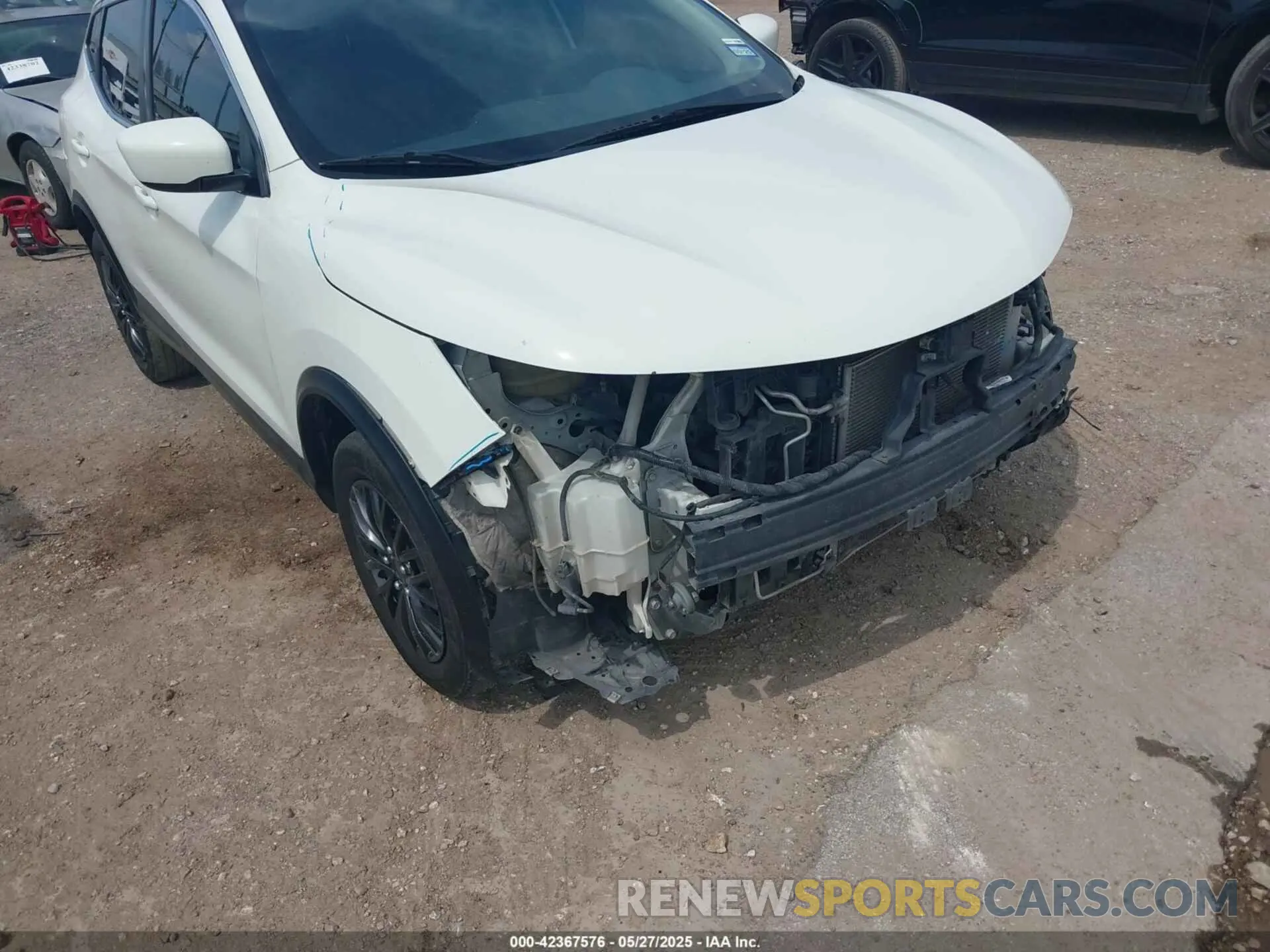 18 Photograph of a damaged car JN1BJ1CP4KW226520 NISSAN ROGUE SPORT 2019