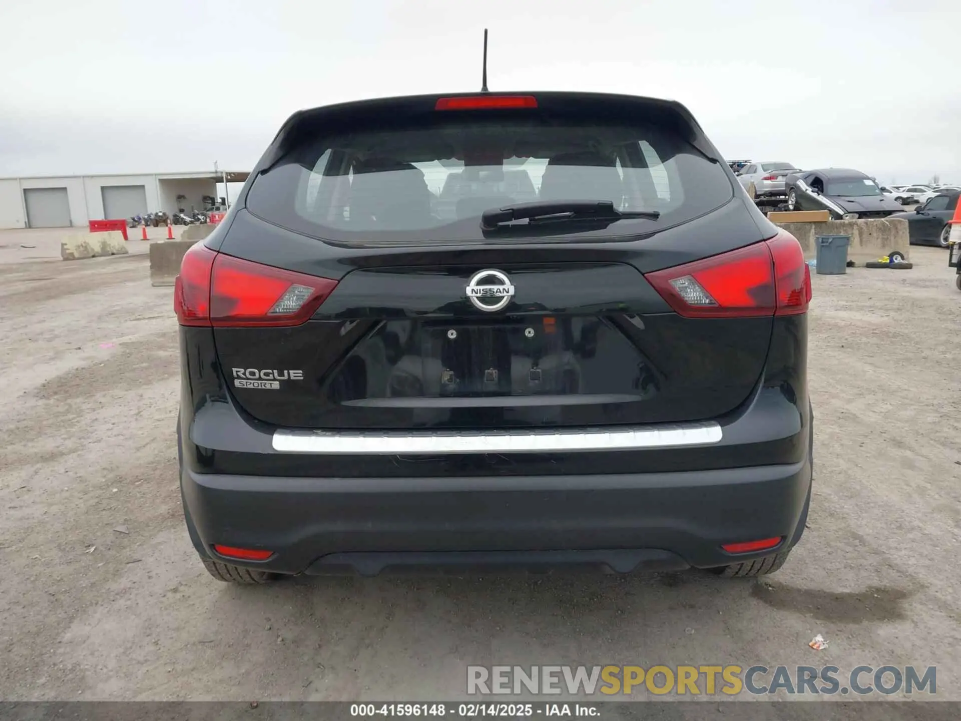 17 Photograph of a damaged car JN1BJ1CP4KW520483 NISSAN ROGUE SPORT 2019