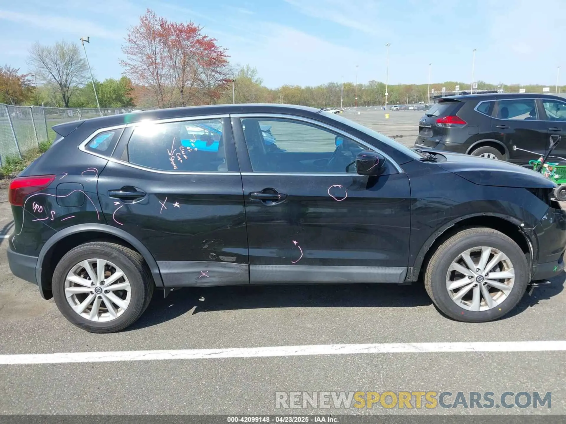 12 Photograph of a damaged car JN1BJ1CP4KW523237 NISSAN ROGUE SPORT 2019