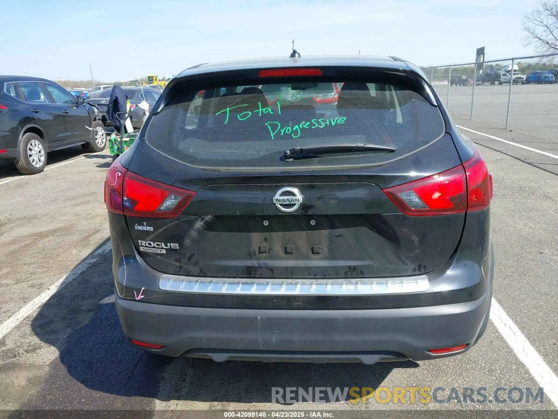 15 Photograph of a damaged car JN1BJ1CP4KW523237 NISSAN ROGUE SPORT 2019