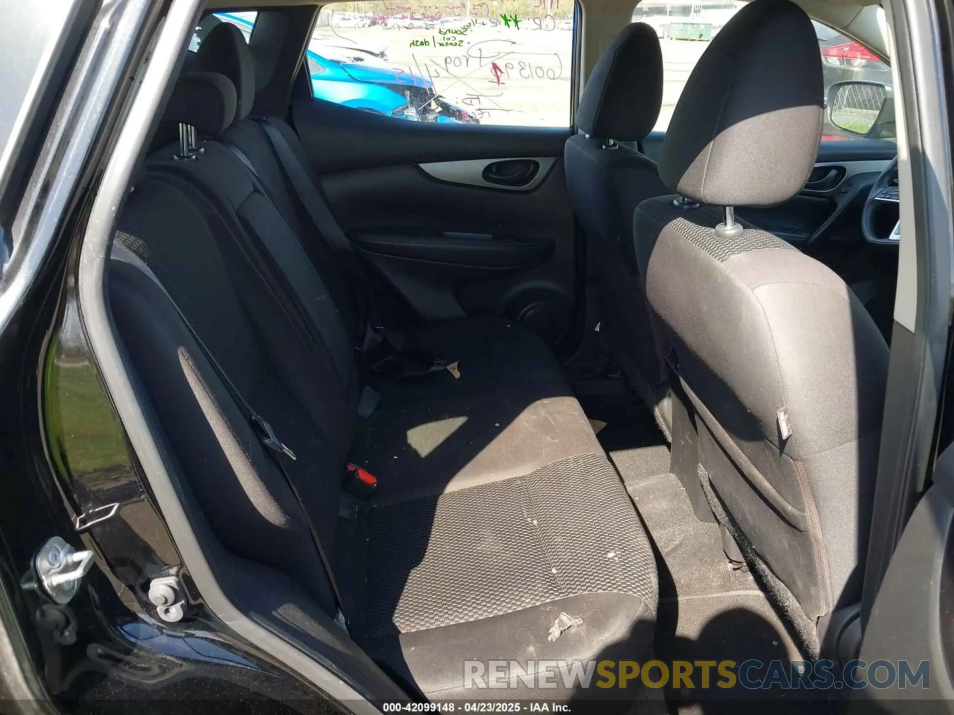 8 Photograph of a damaged car JN1BJ1CP4KW523237 NISSAN ROGUE SPORT 2019